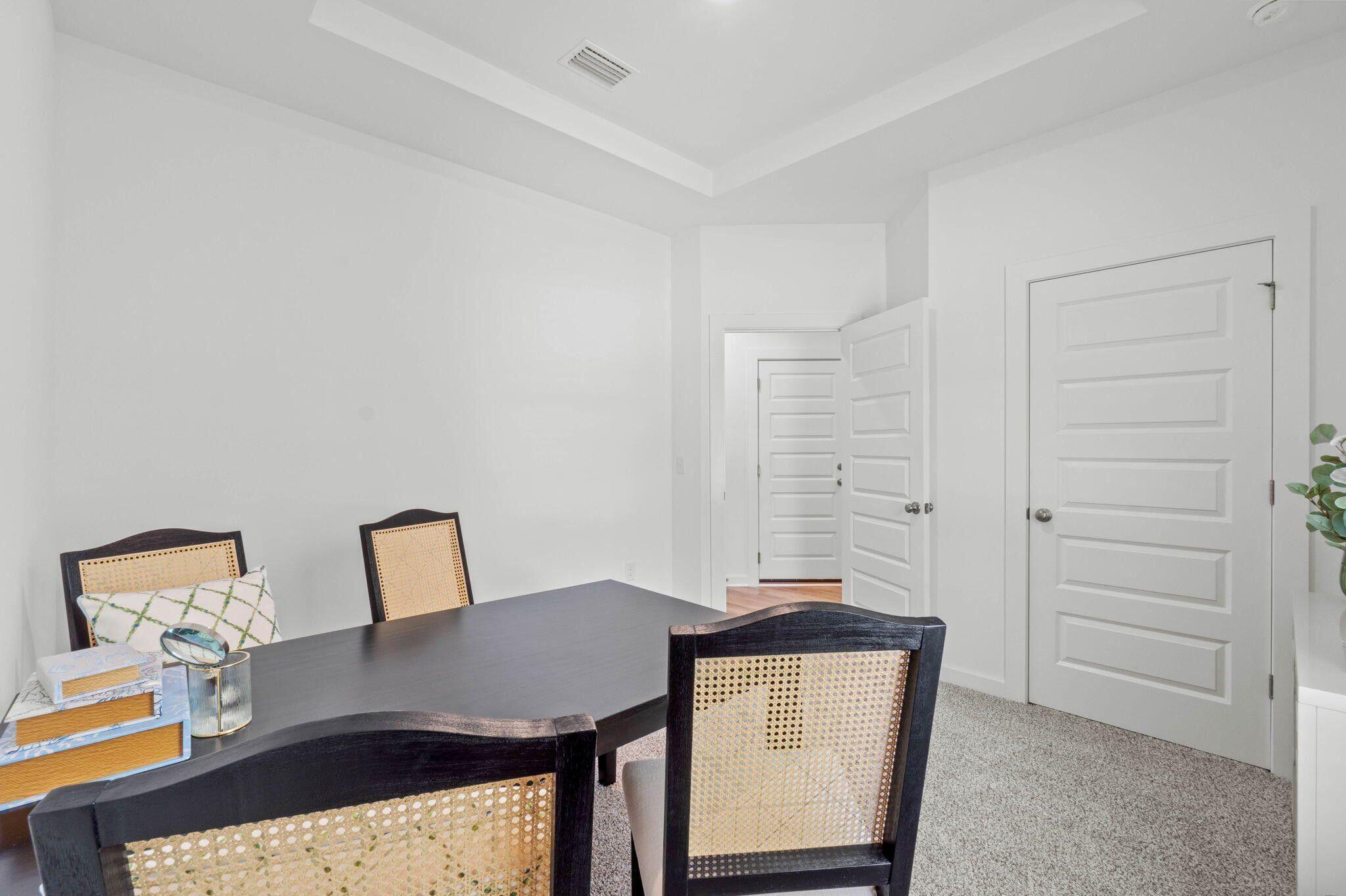 OWL'S HEAD - Residential Lease