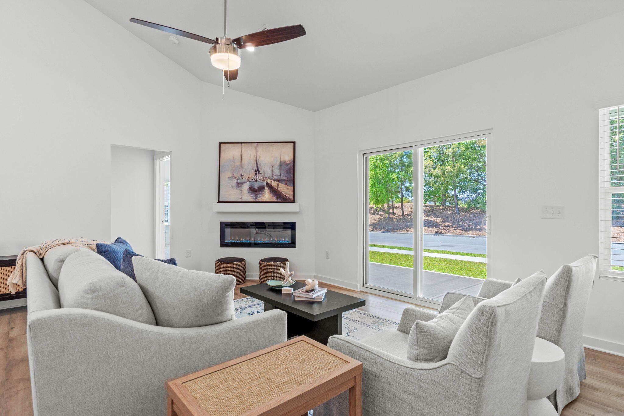 OWL'S HEAD - Residential Lease