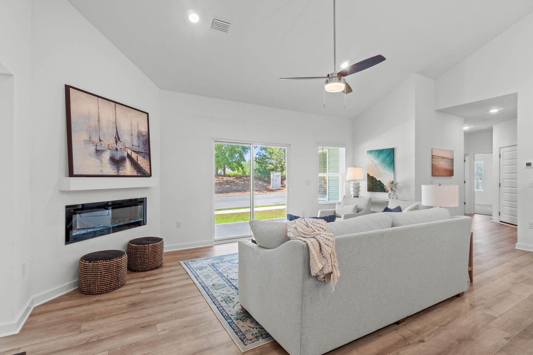 OWL'S HEAD - Residential Lease