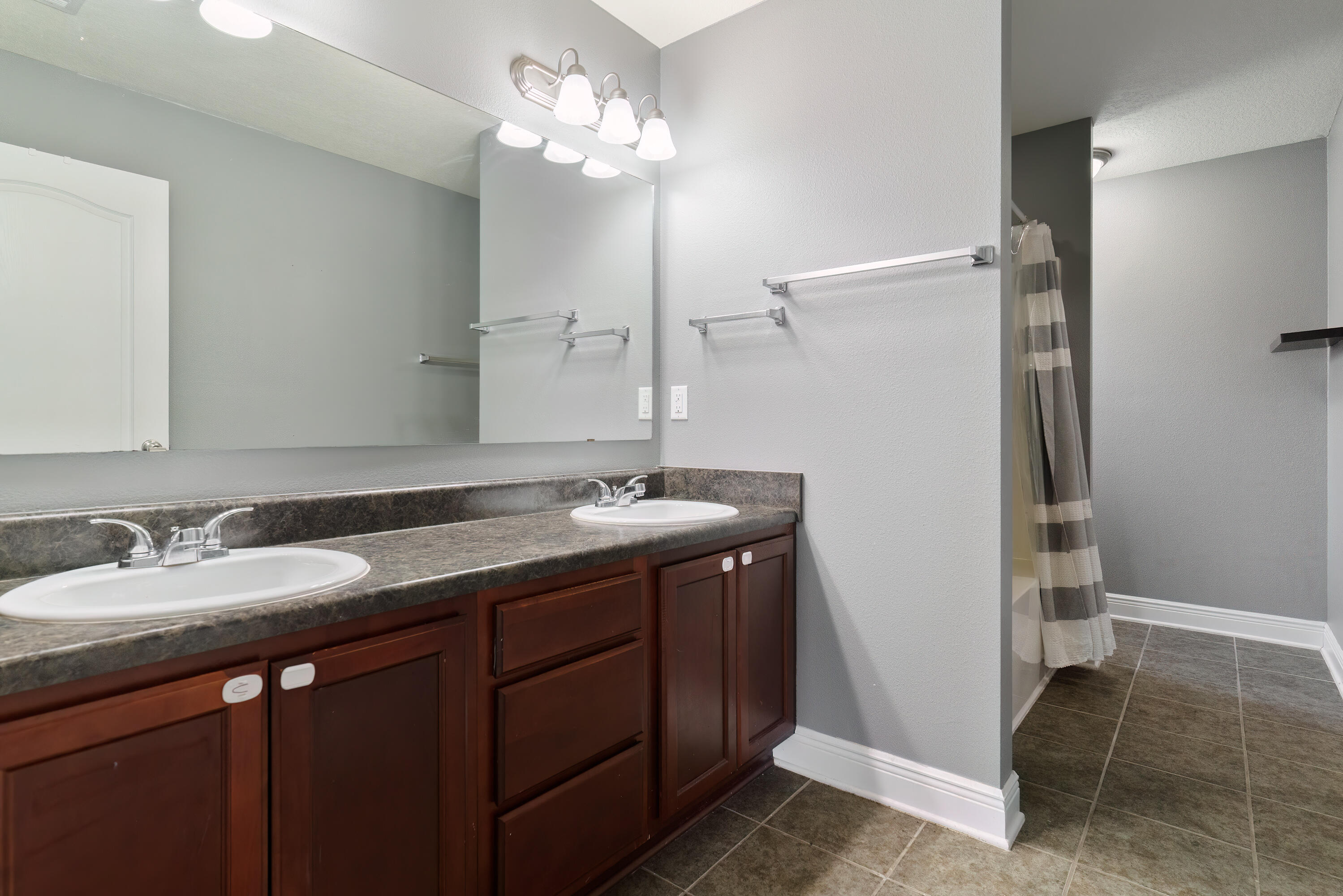 DUGGAN POND ESTATES - Residential