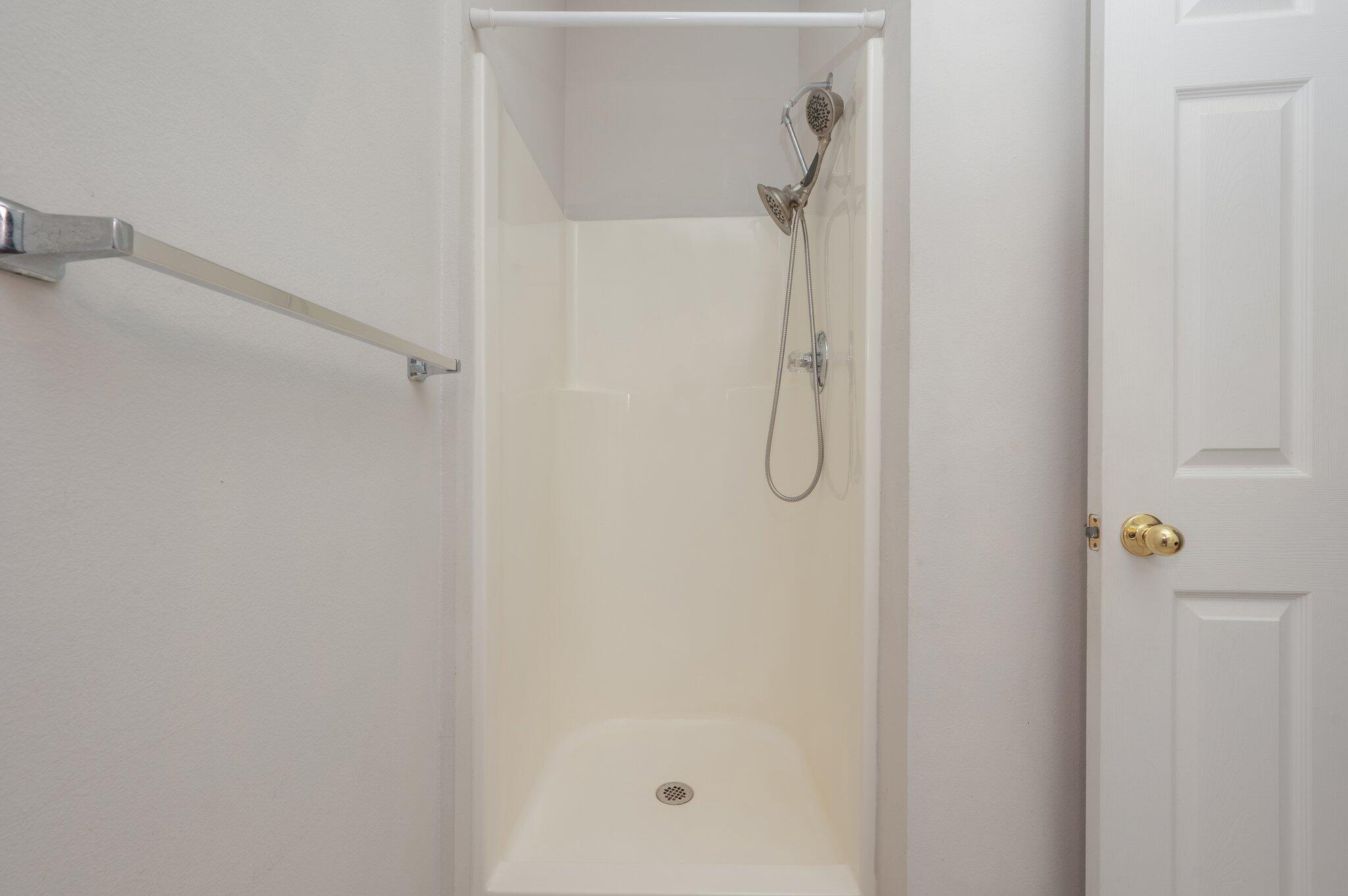 THE OAKS AT NICEVILLE - Residential Lease