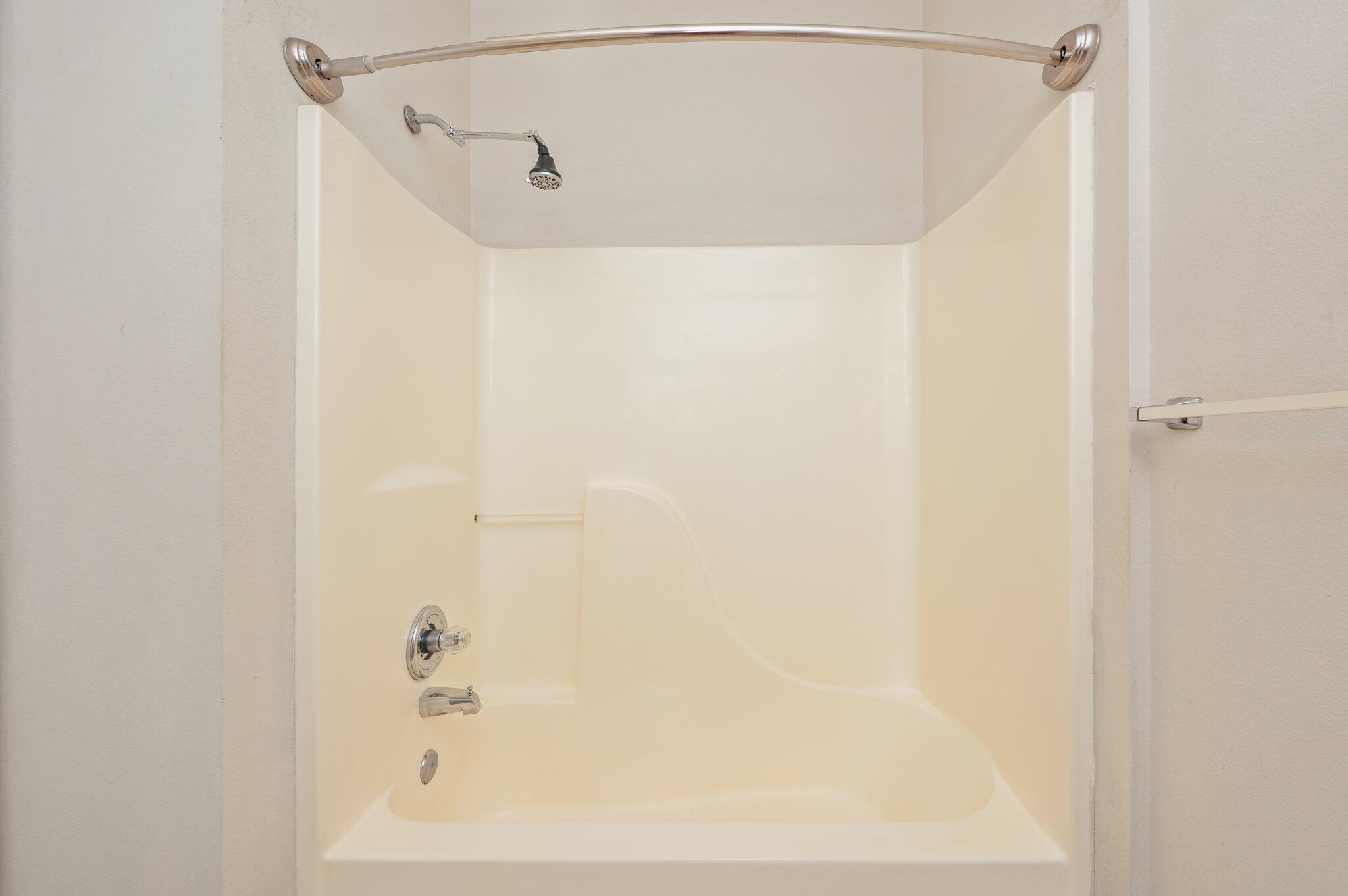 THE OAKS AT NICEVILLE - Residential Lease