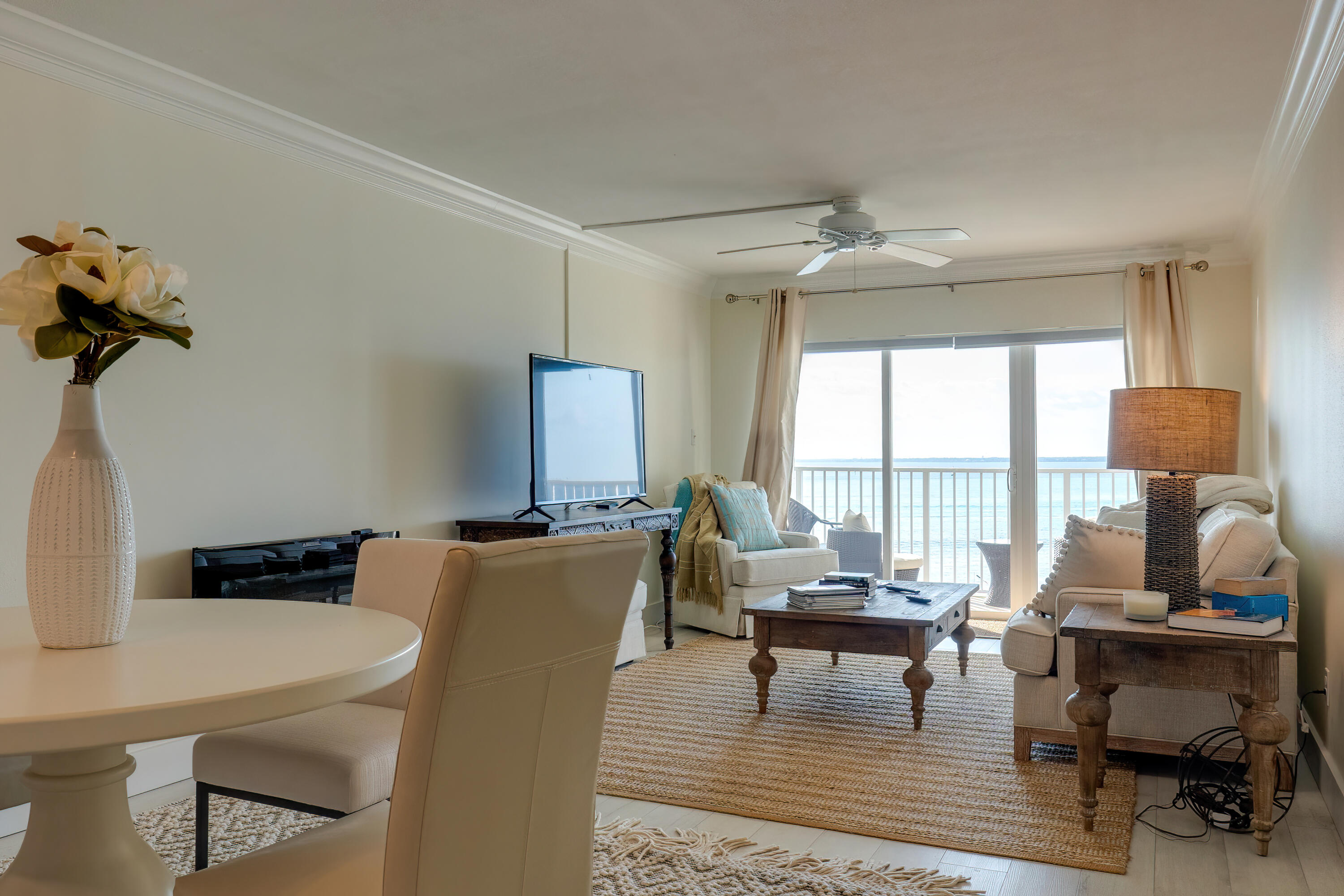 VALENCIA CONDO - Residential