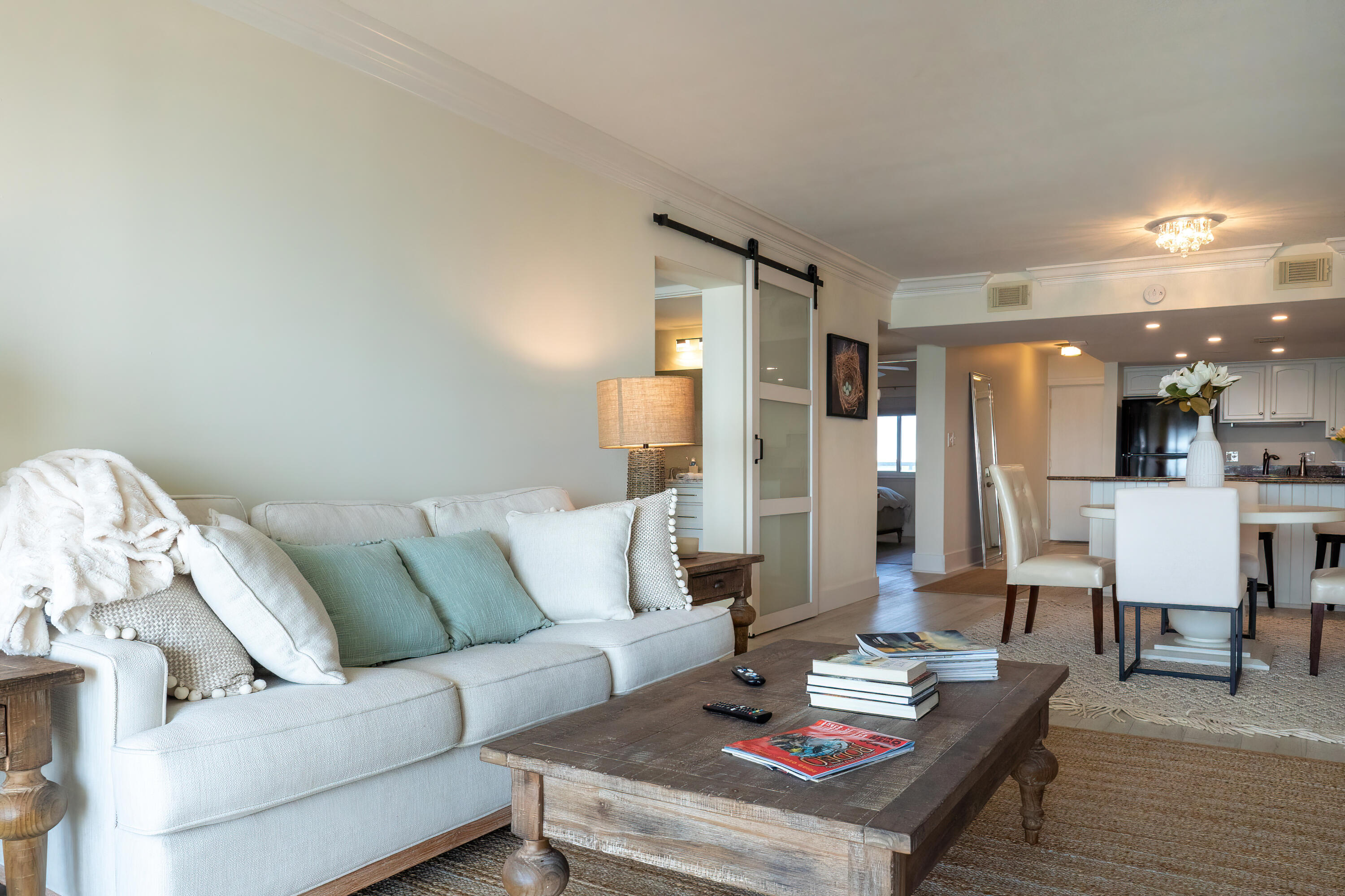 VALENCIA CONDO - Residential