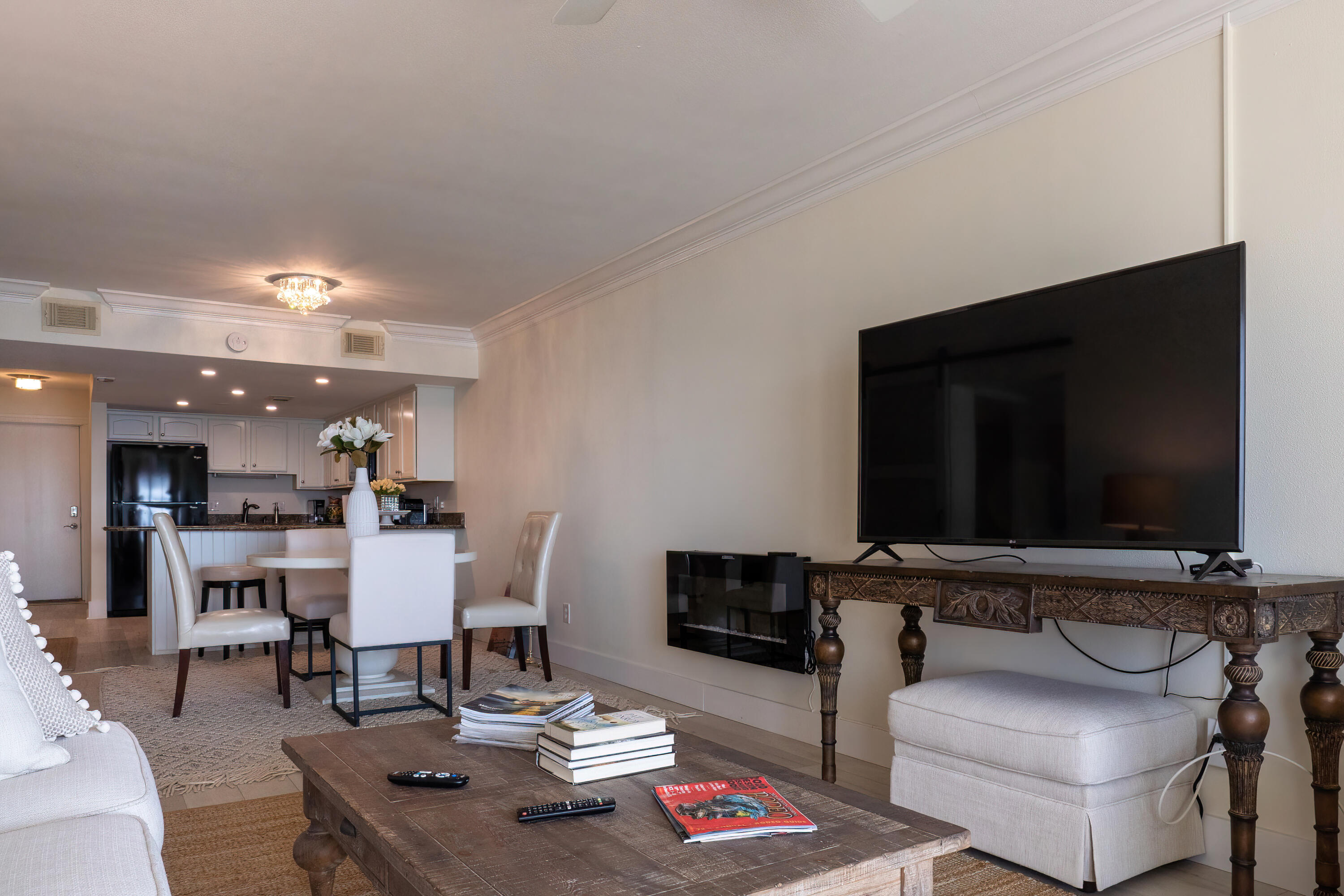 VALENCIA CONDO - Residential