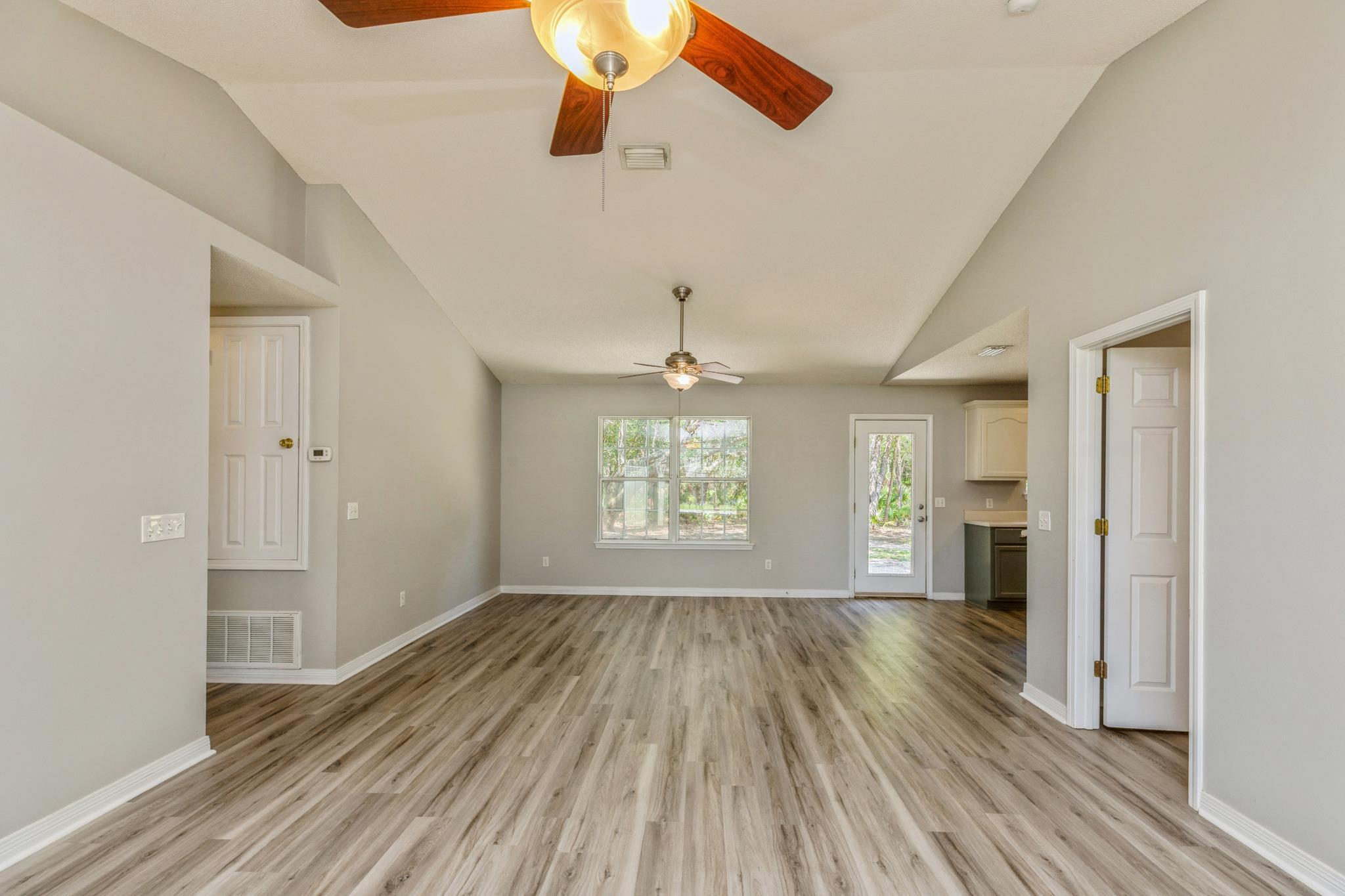 HOLLEY BY THE SEA - Residential