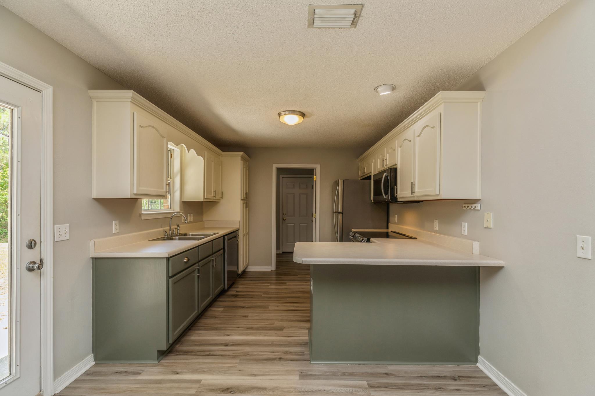 HOLLEY BY THE SEA - Residential