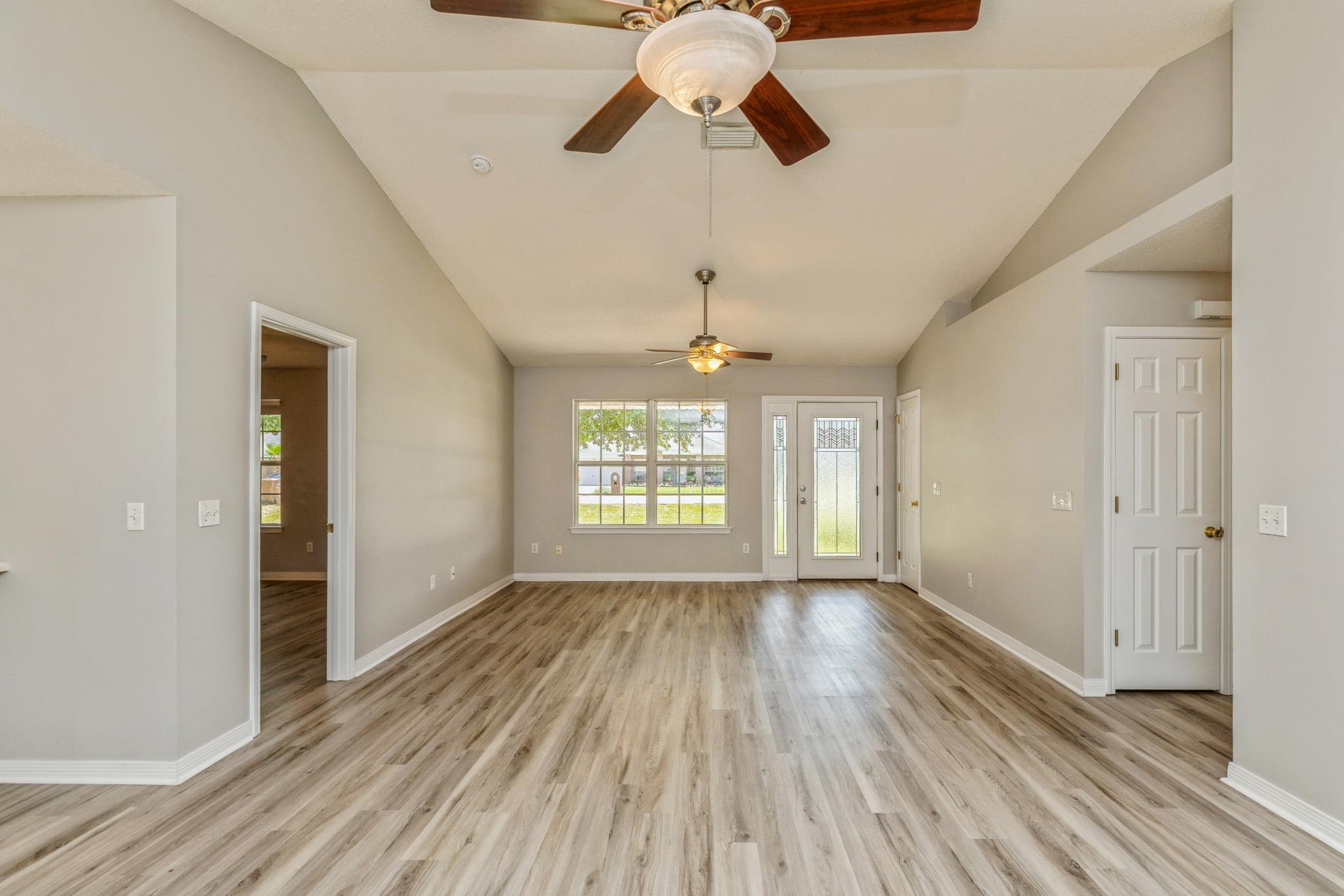 HOLLEY BY THE SEA - Residential