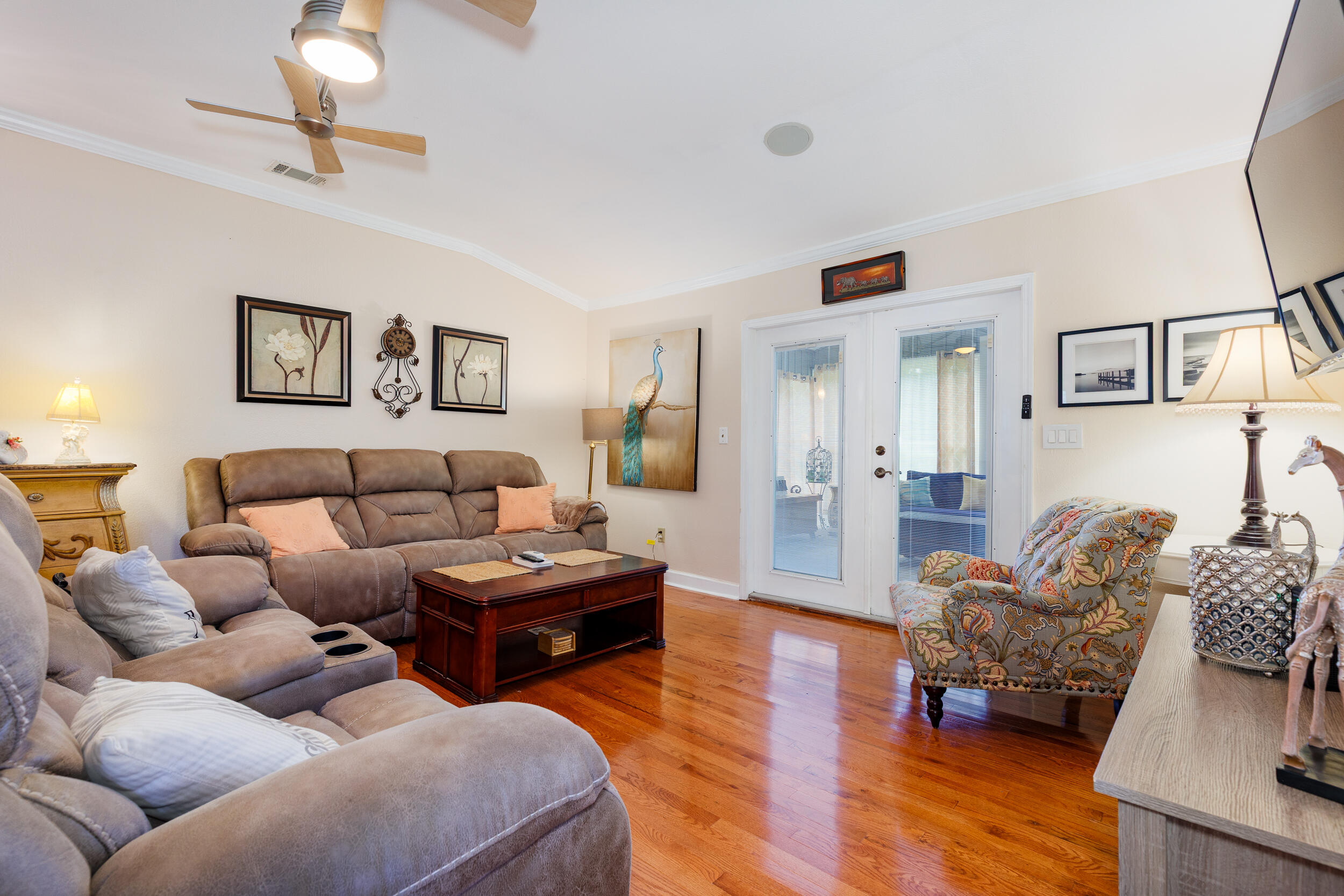 AVALON BEACH - Residential