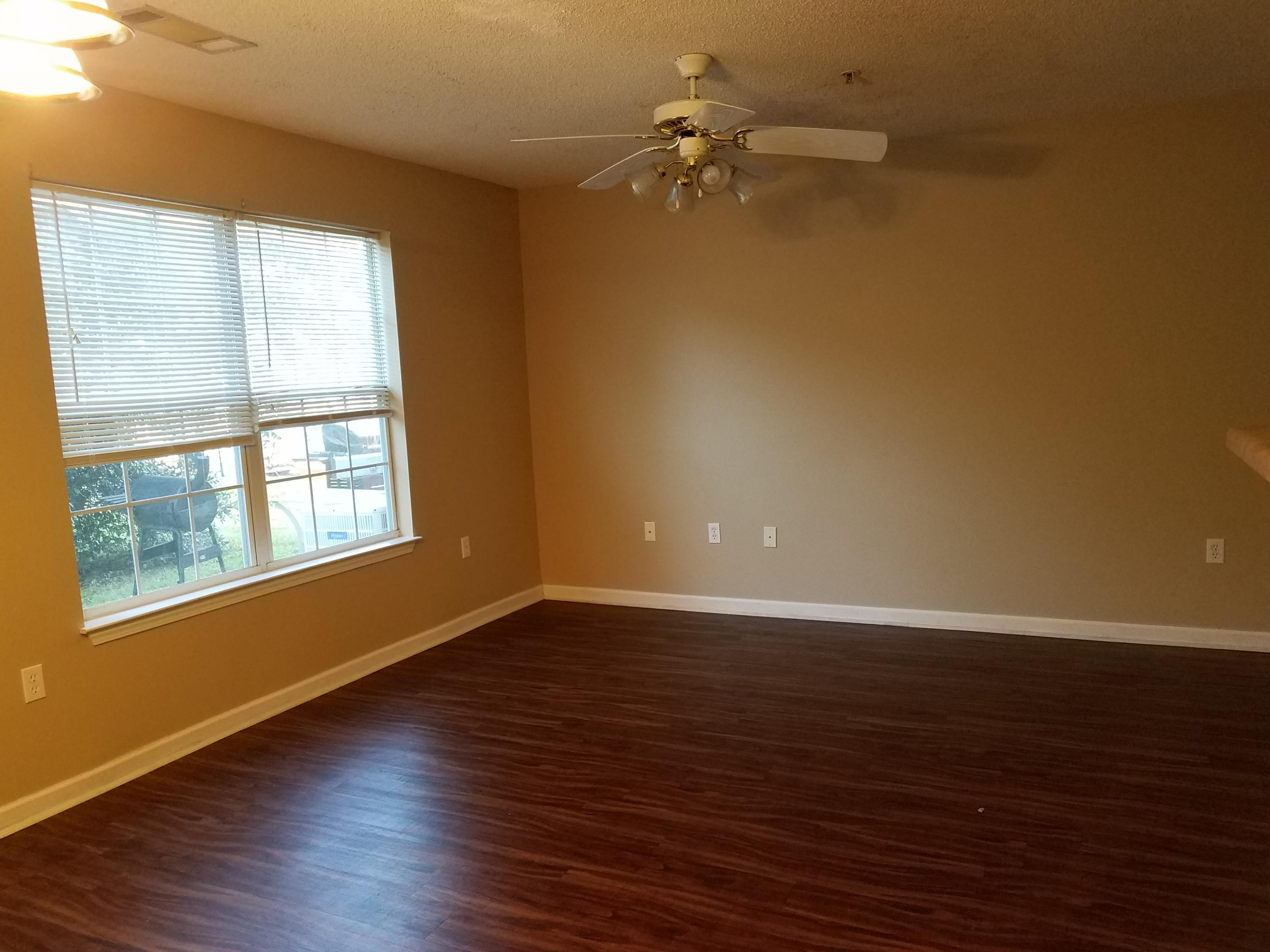 ROLLING PINES - Residential