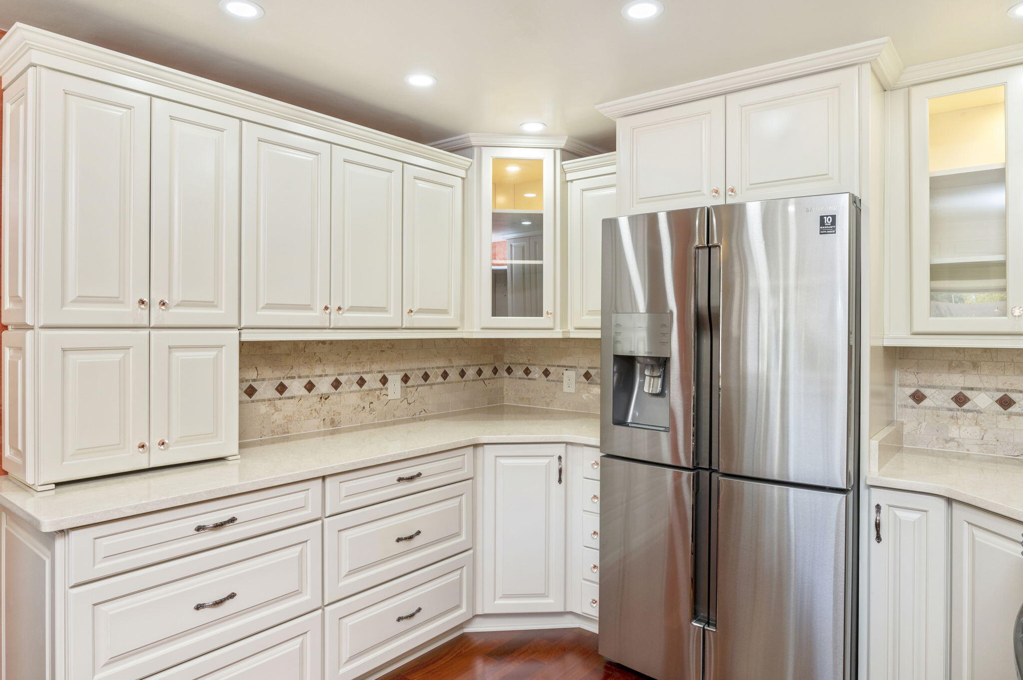 COUNTRY CLUB ESTATES - Residential