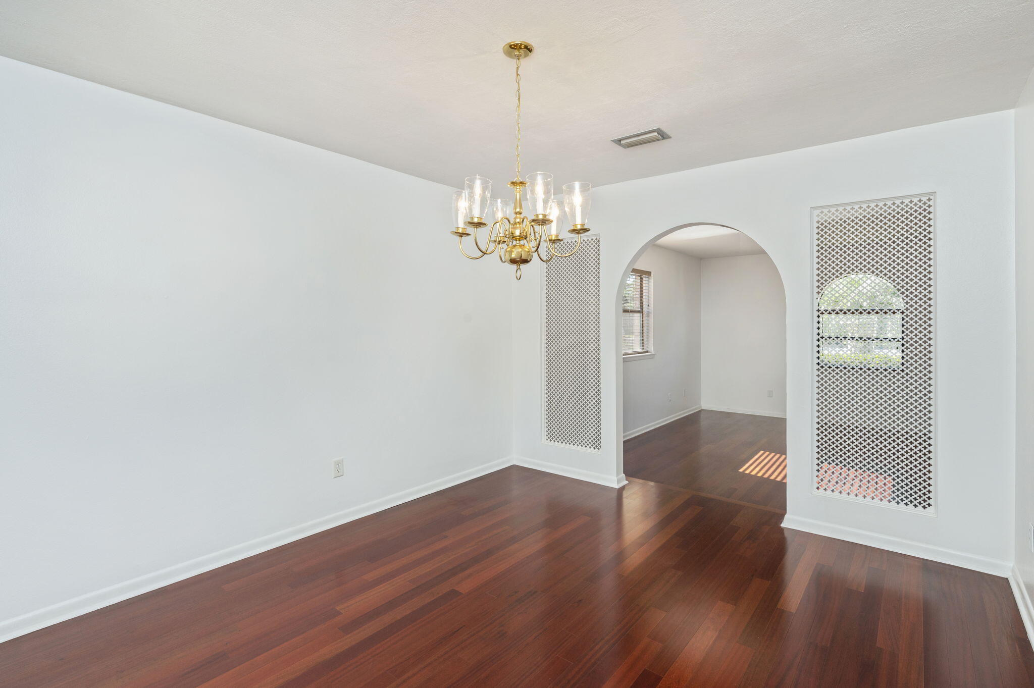 COUNTRY CLUB ESTATES - Residential