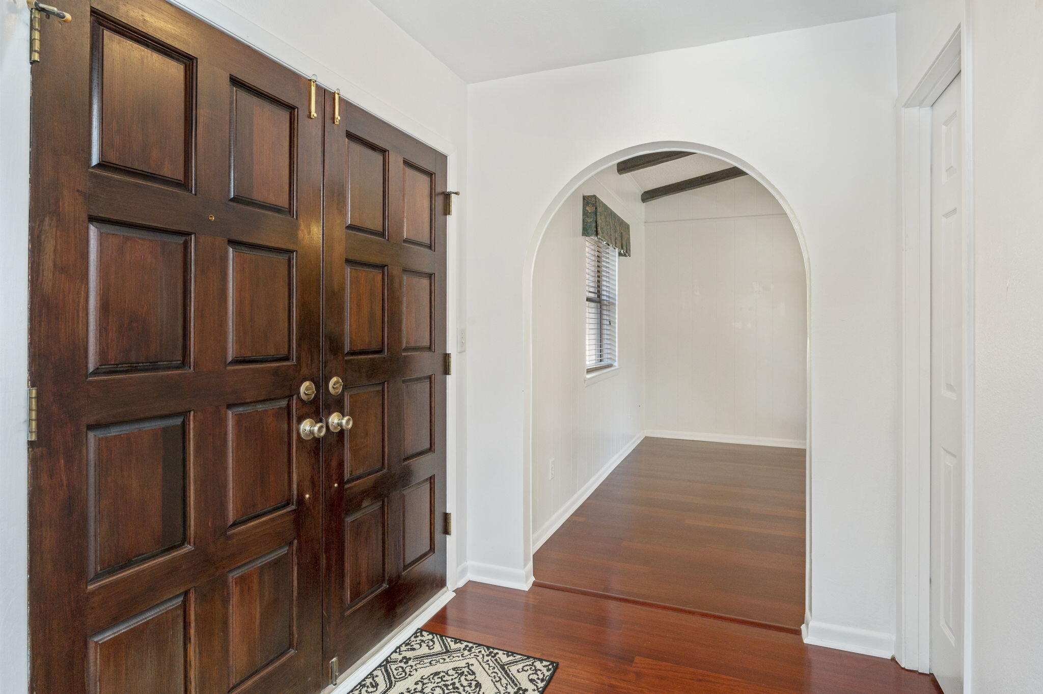 COUNTRY CLUB ESTATES - Residential