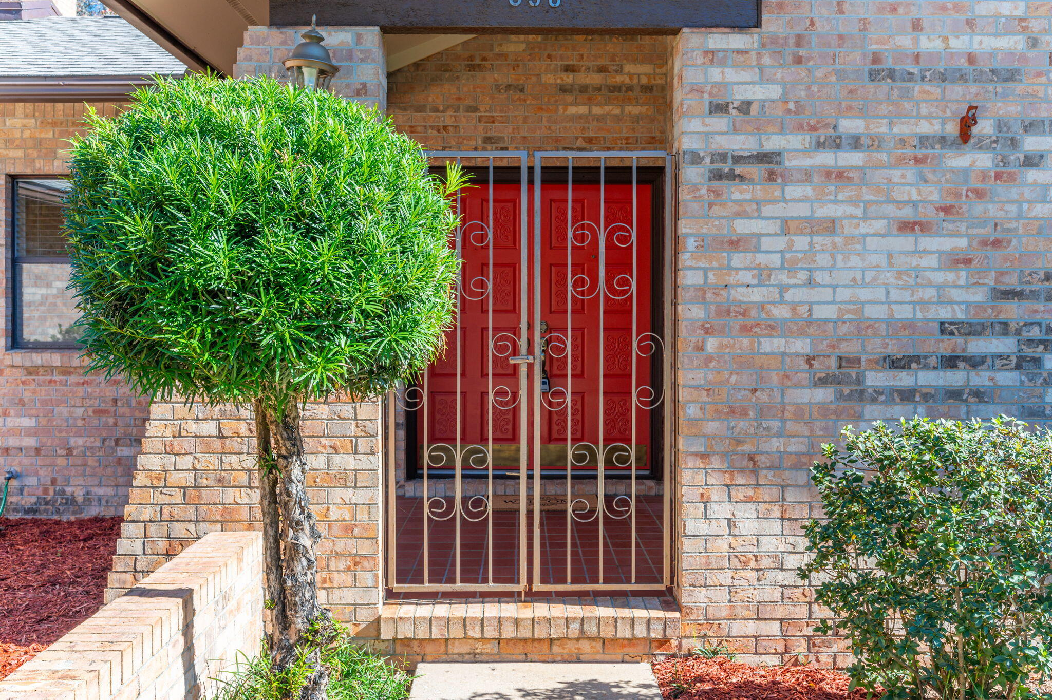 COUNTRY CLUB ESTATES - Residential