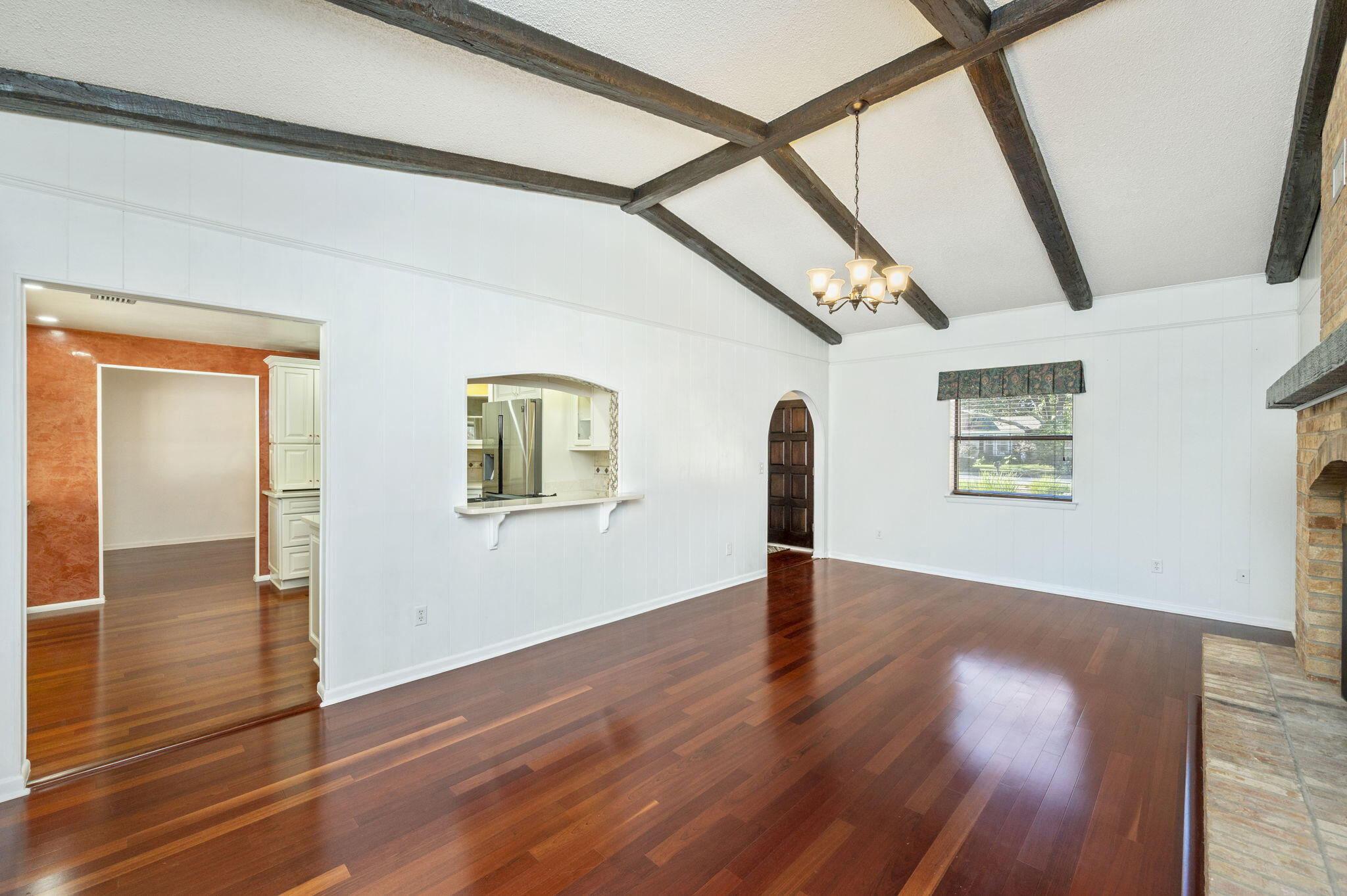 COUNTRY CLUB ESTATES - Residential