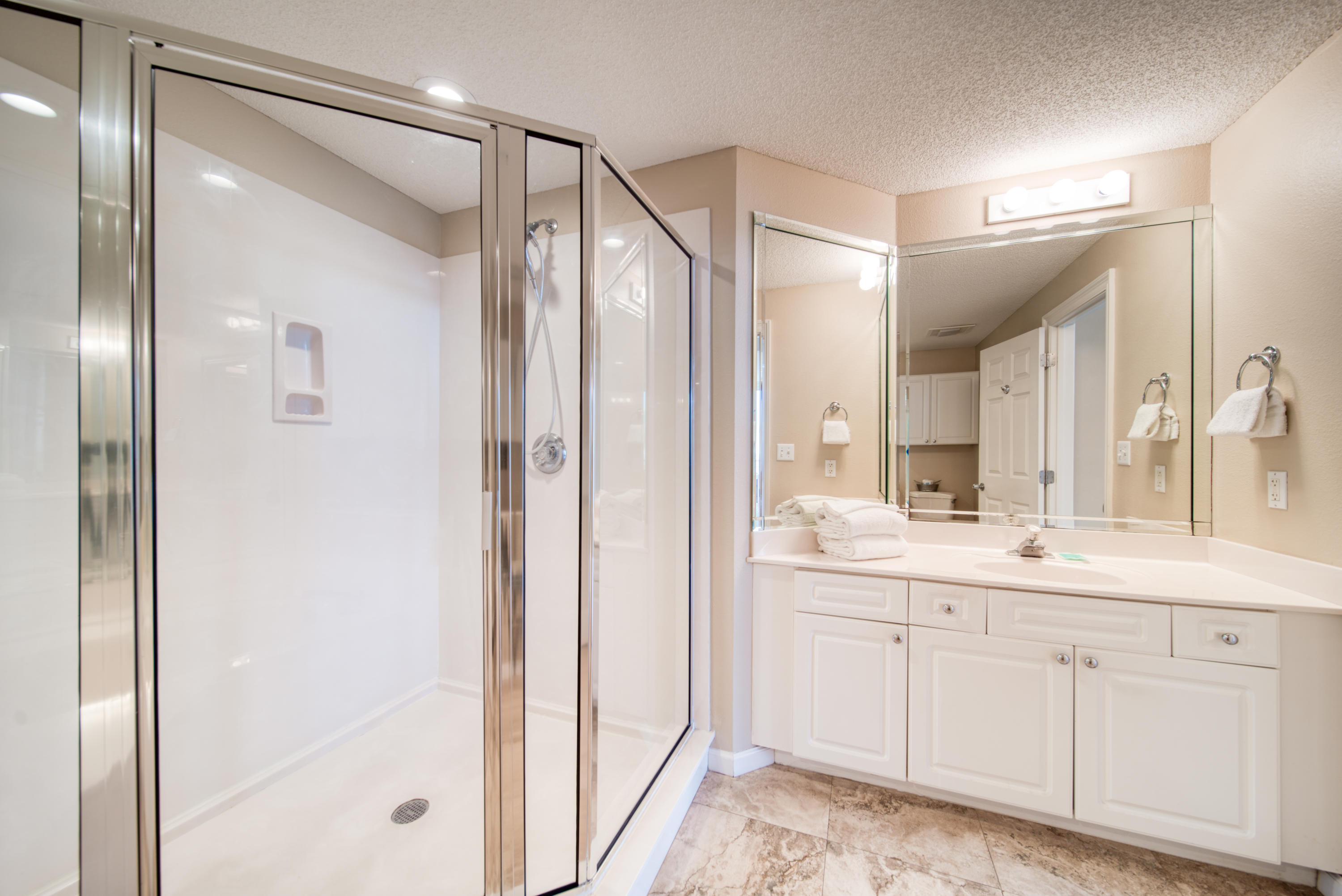 PEARL OF NAVARRE (THE) - Residential