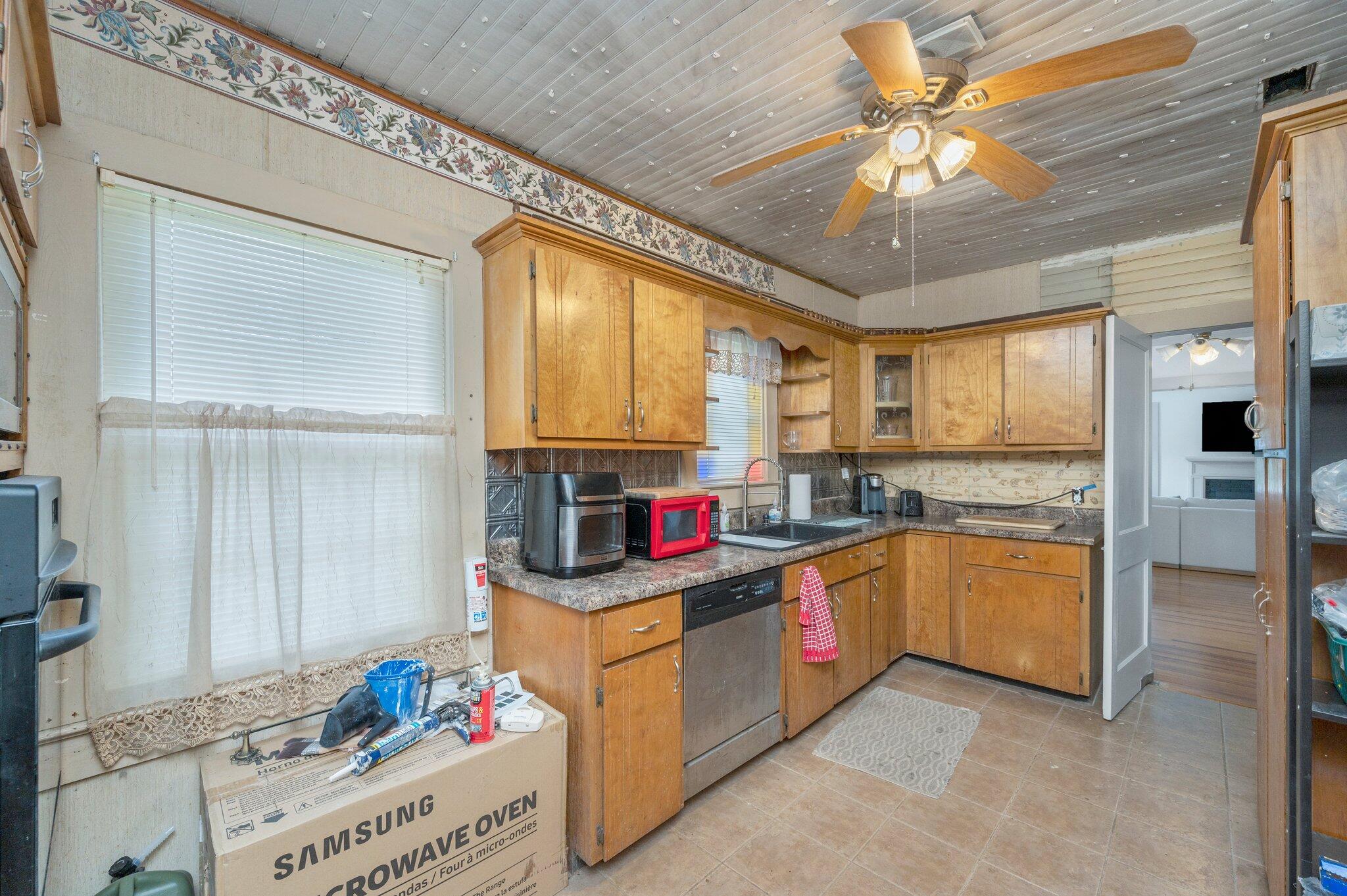 TOWN OF CRESTVIEW - Residential