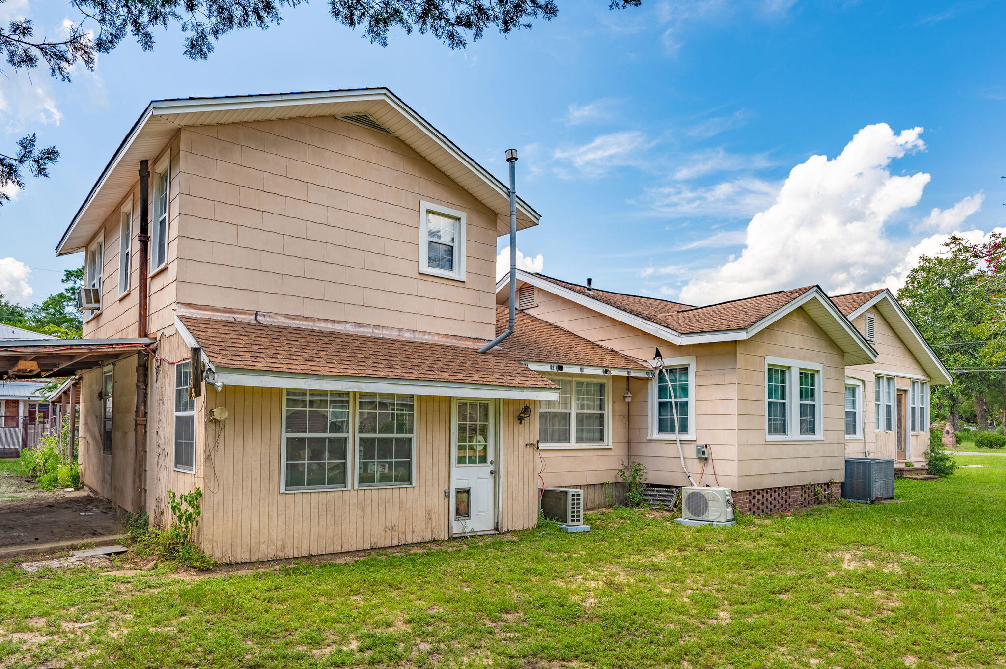 TOWN OF CRESTVIEW - Residential