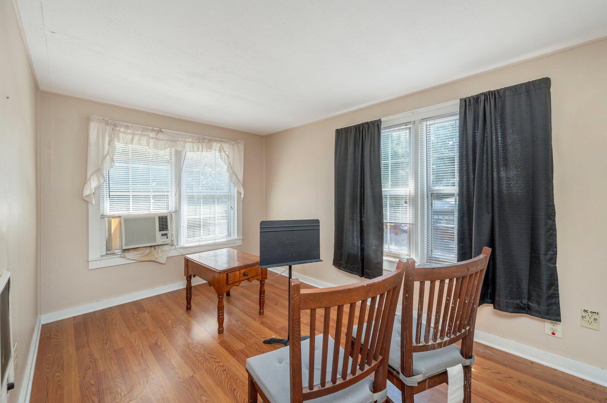 TOWN OF CRESTVIEW - Residential