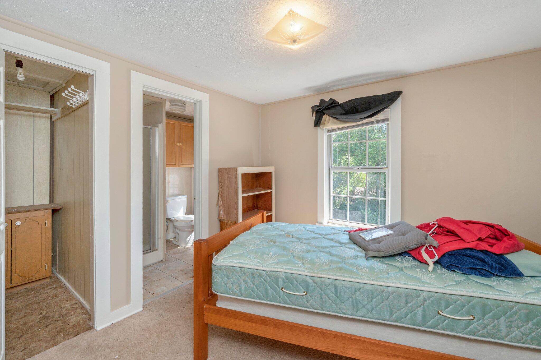 TOWN OF CRESTVIEW - Residential