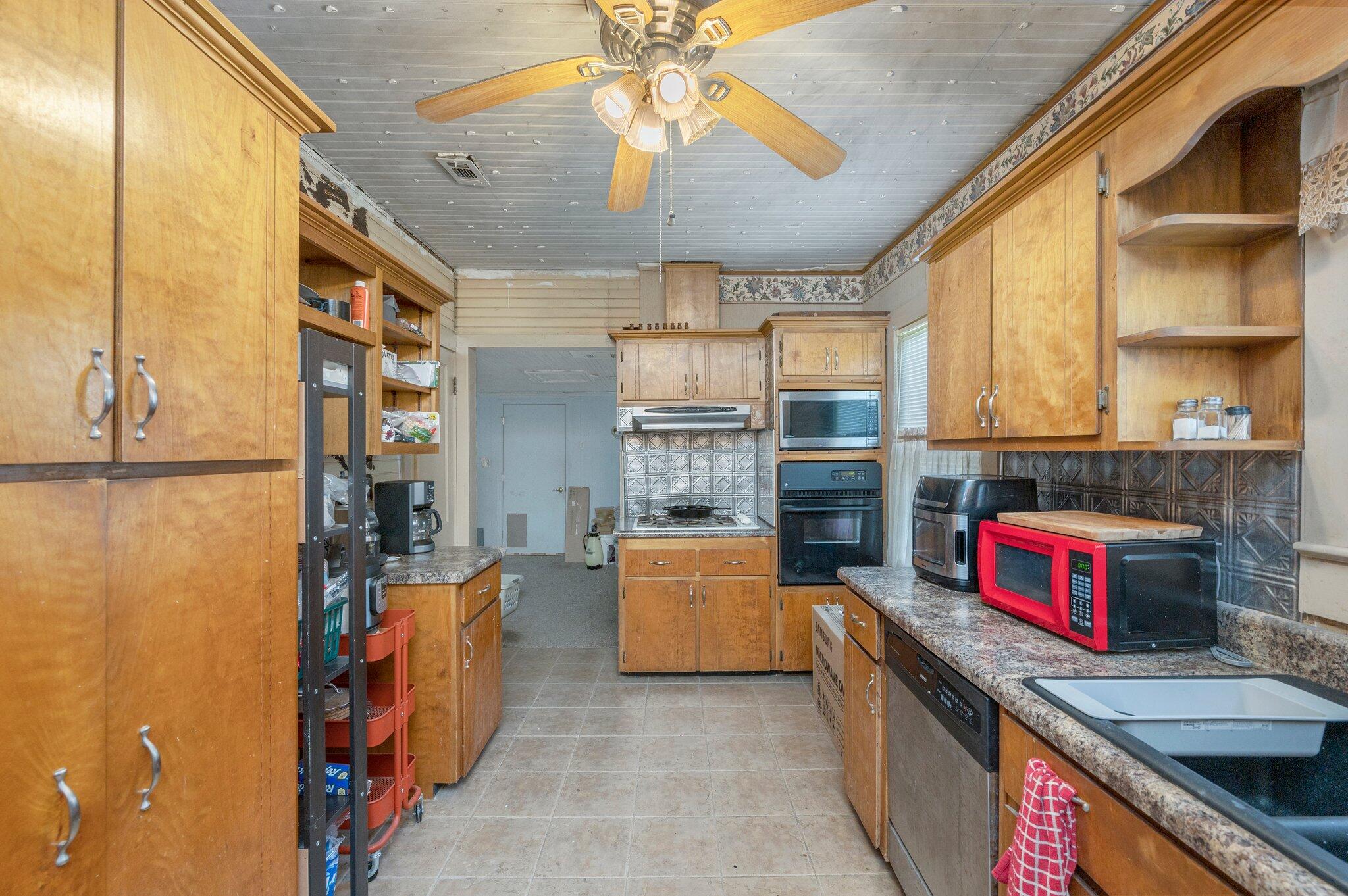 TOWN OF CRESTVIEW - Residential