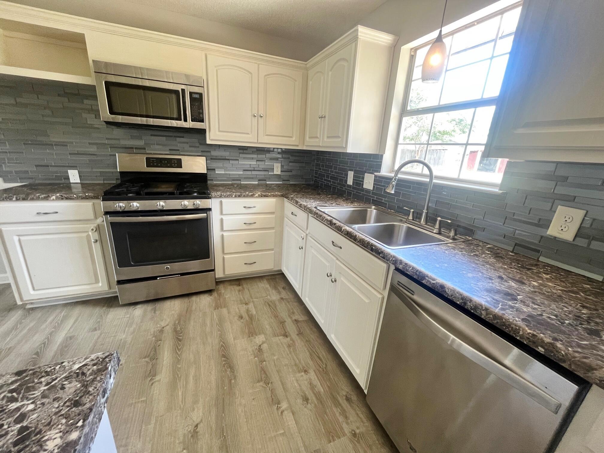 COUNTRYVIEW ESTATES 3RD ADDN - Residential