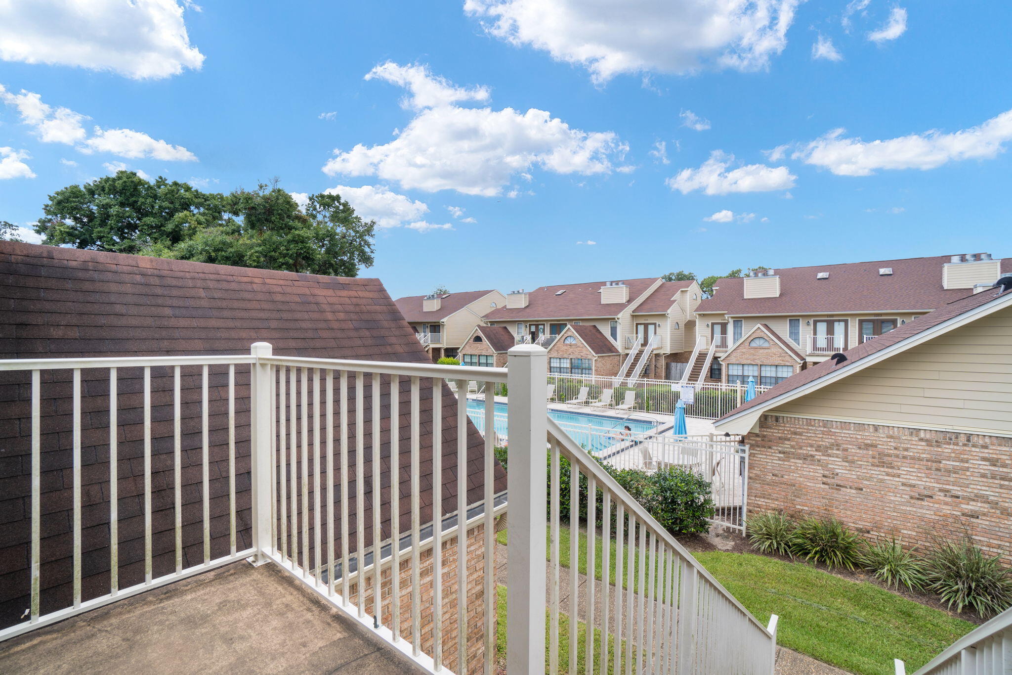 VILLAS ON THE SQUARE - Residential