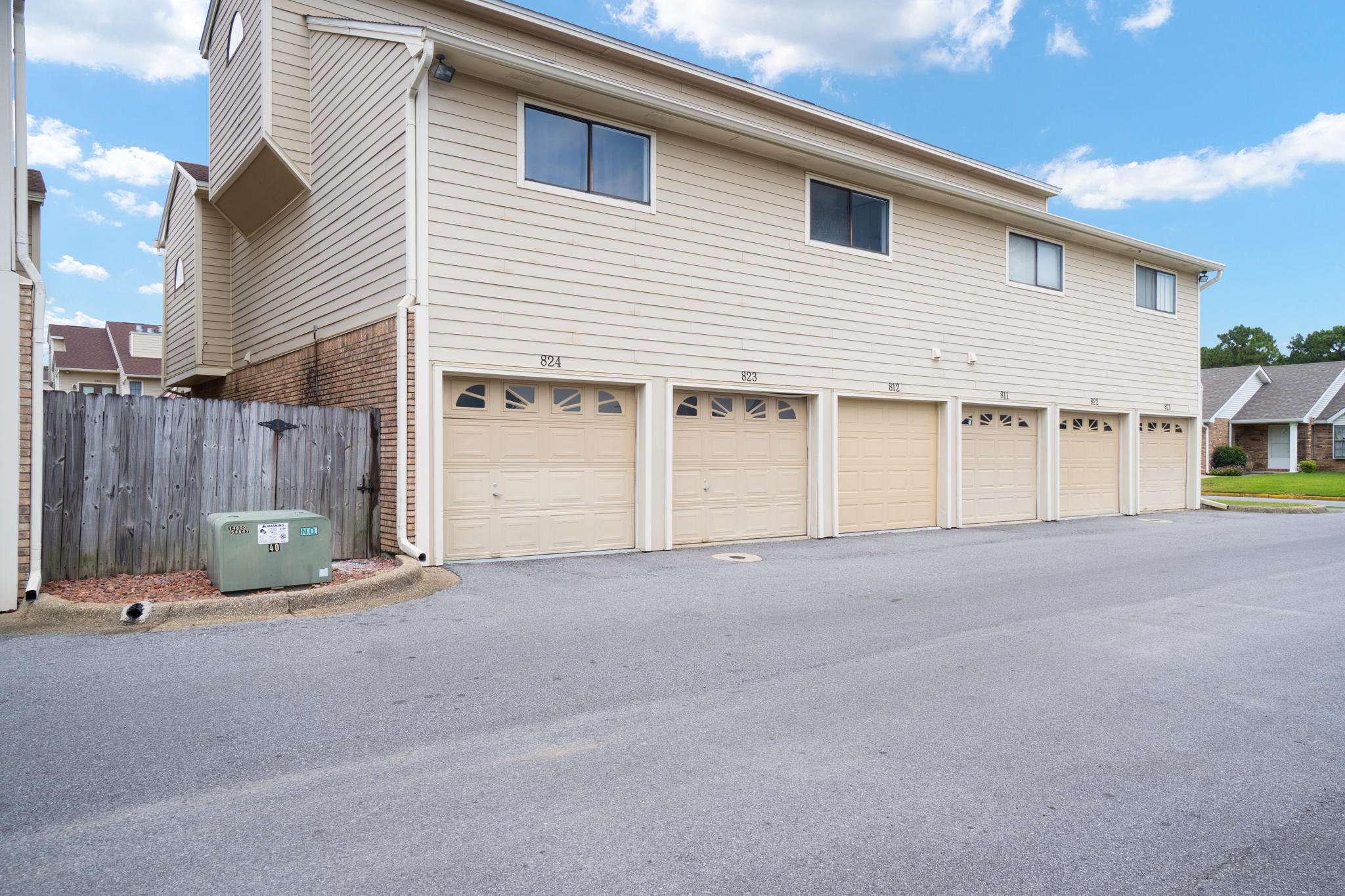 VILLAS ON THE SQUARE - Residential