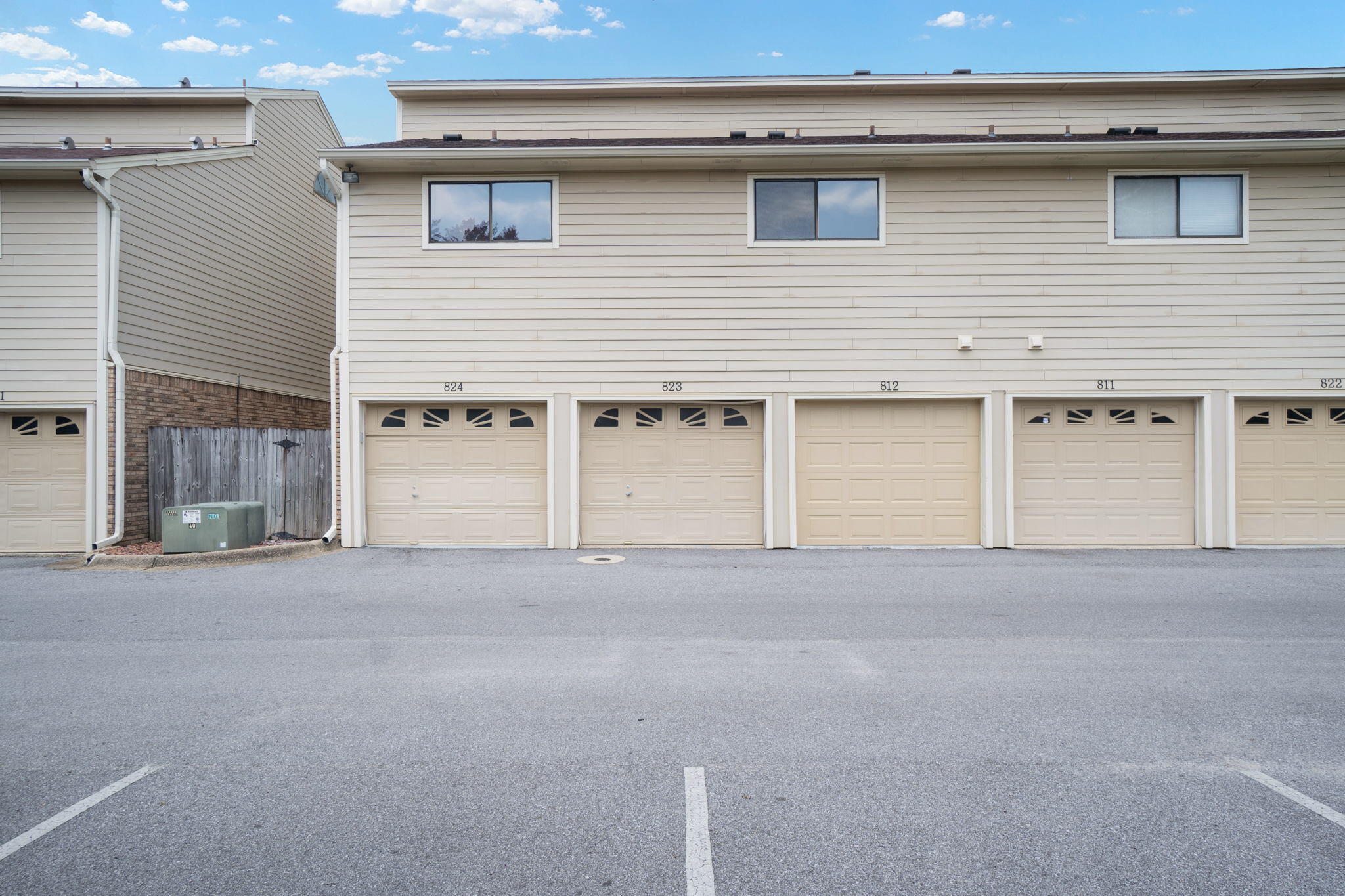 VILLAS ON THE SQUARE - Residential