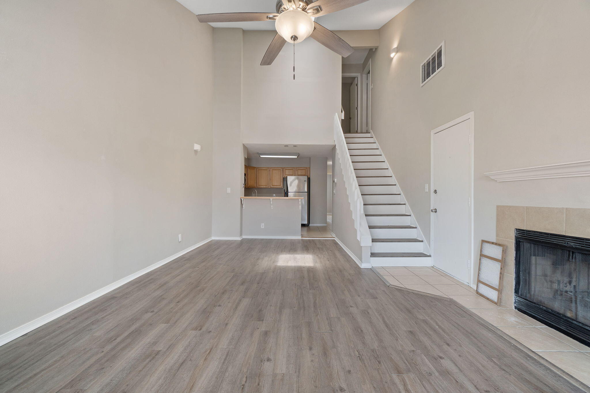 VILLAS ON THE SQUARE - Residential