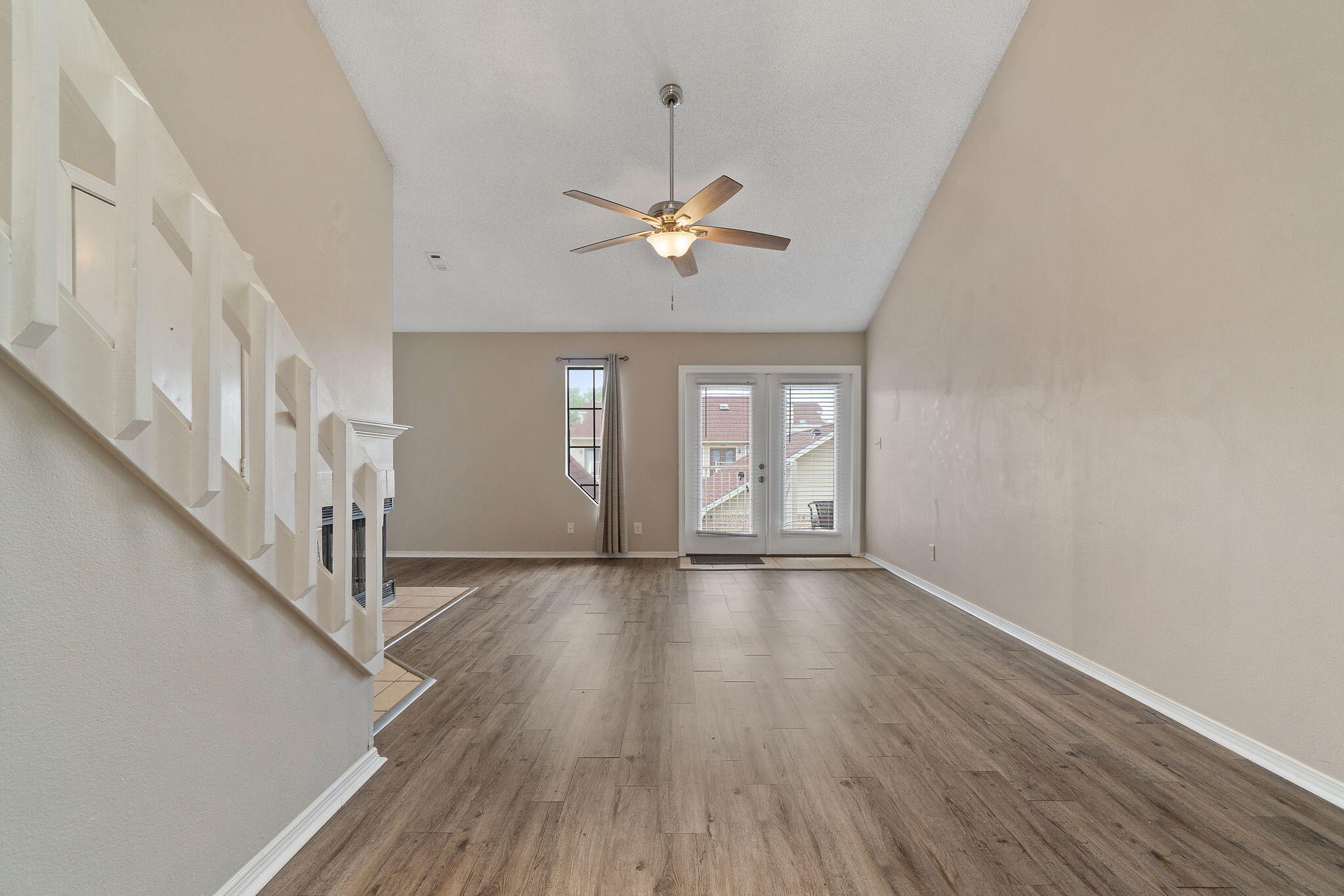 VILLAS ON THE SQUARE - Residential