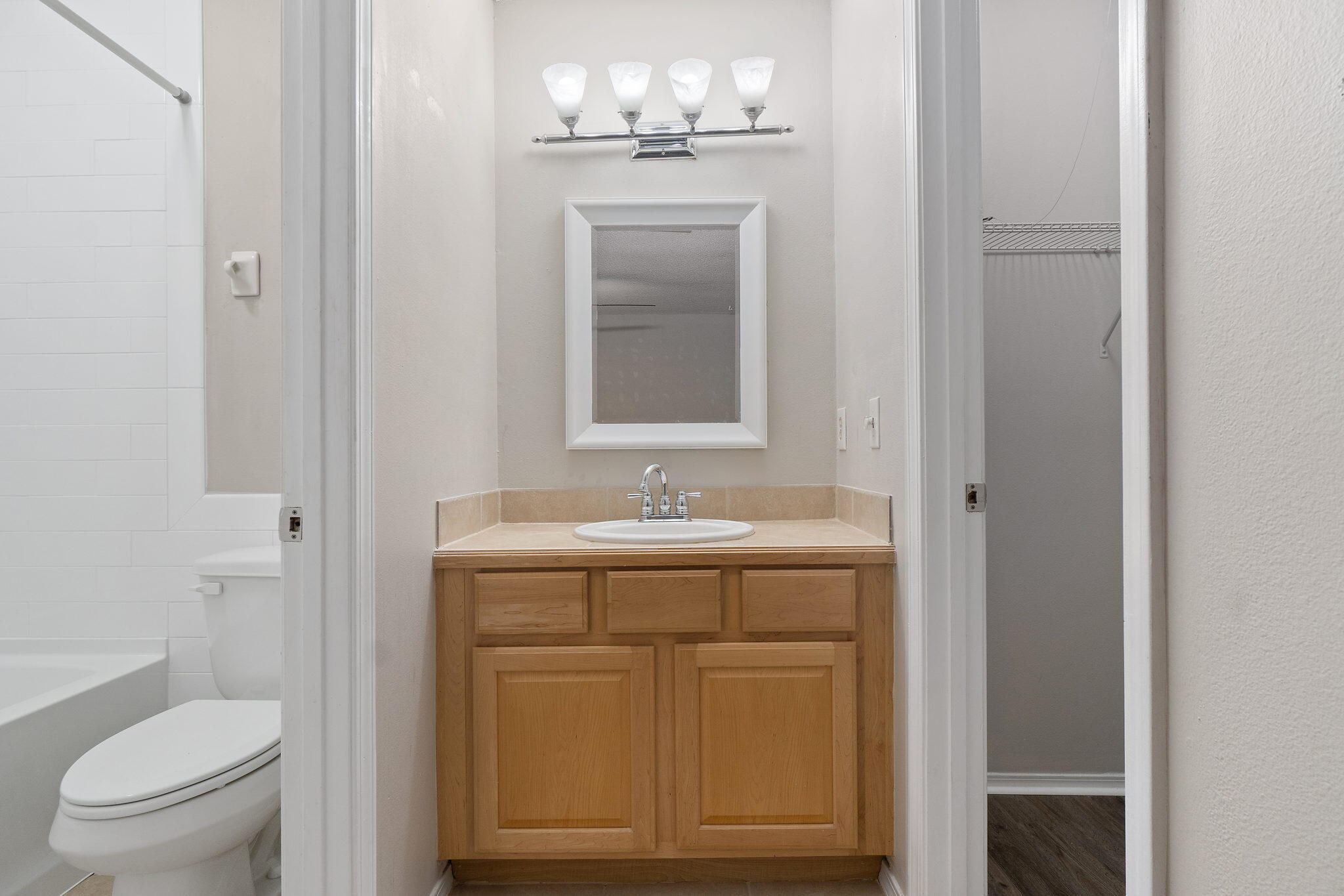 VILLAS ON THE SQUARE - Residential