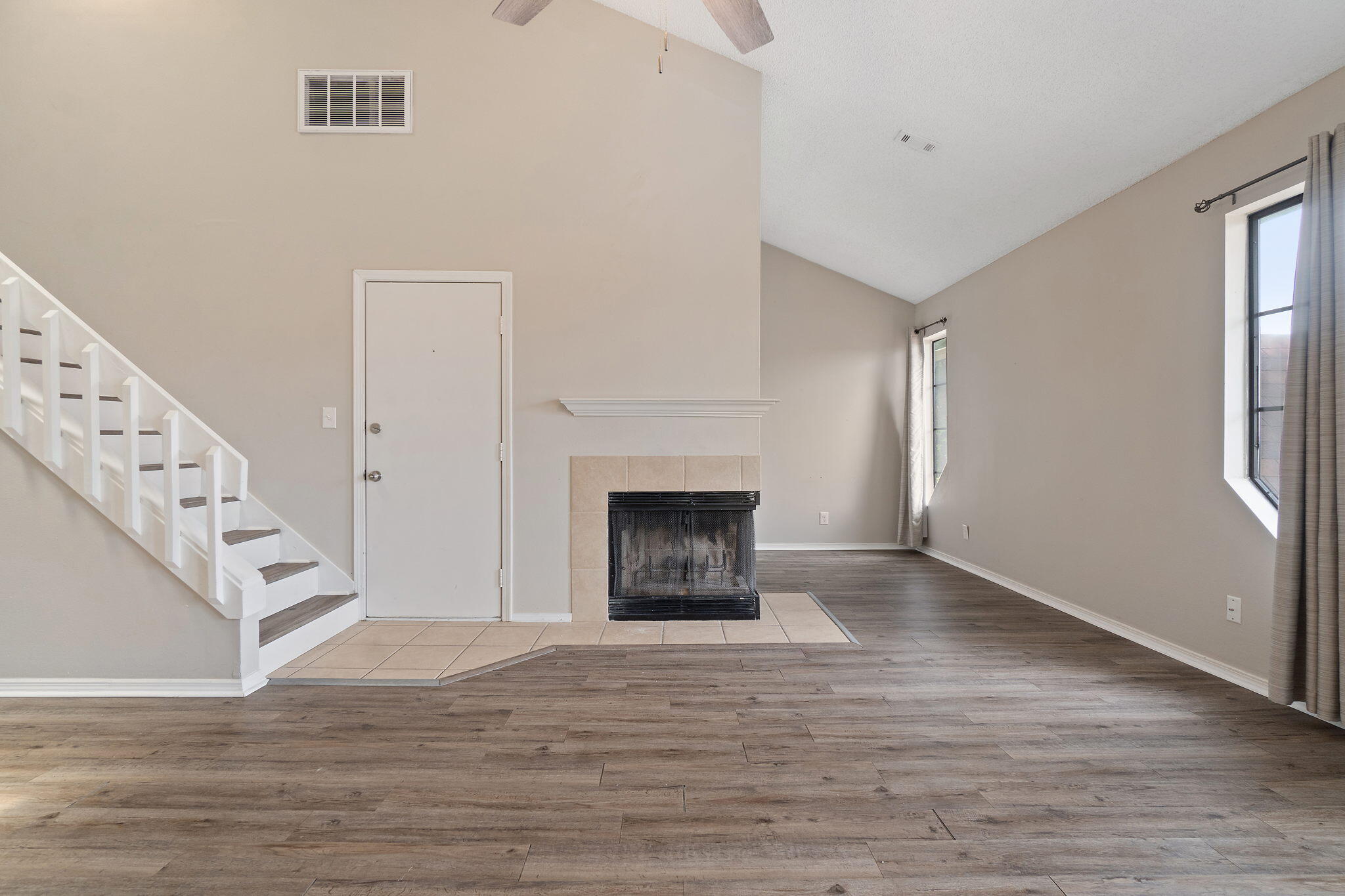 VILLAS ON THE SQUARE - Residential