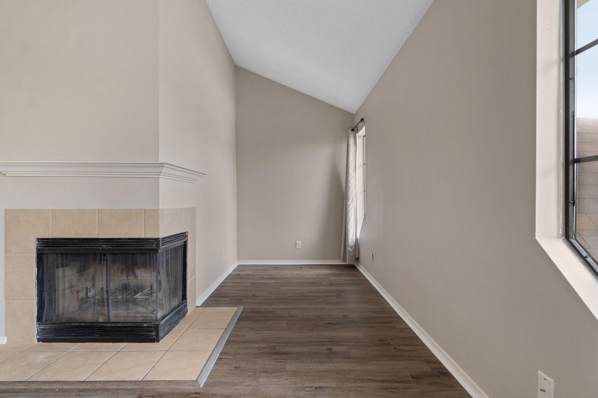 VILLAS ON THE SQUARE - Residential