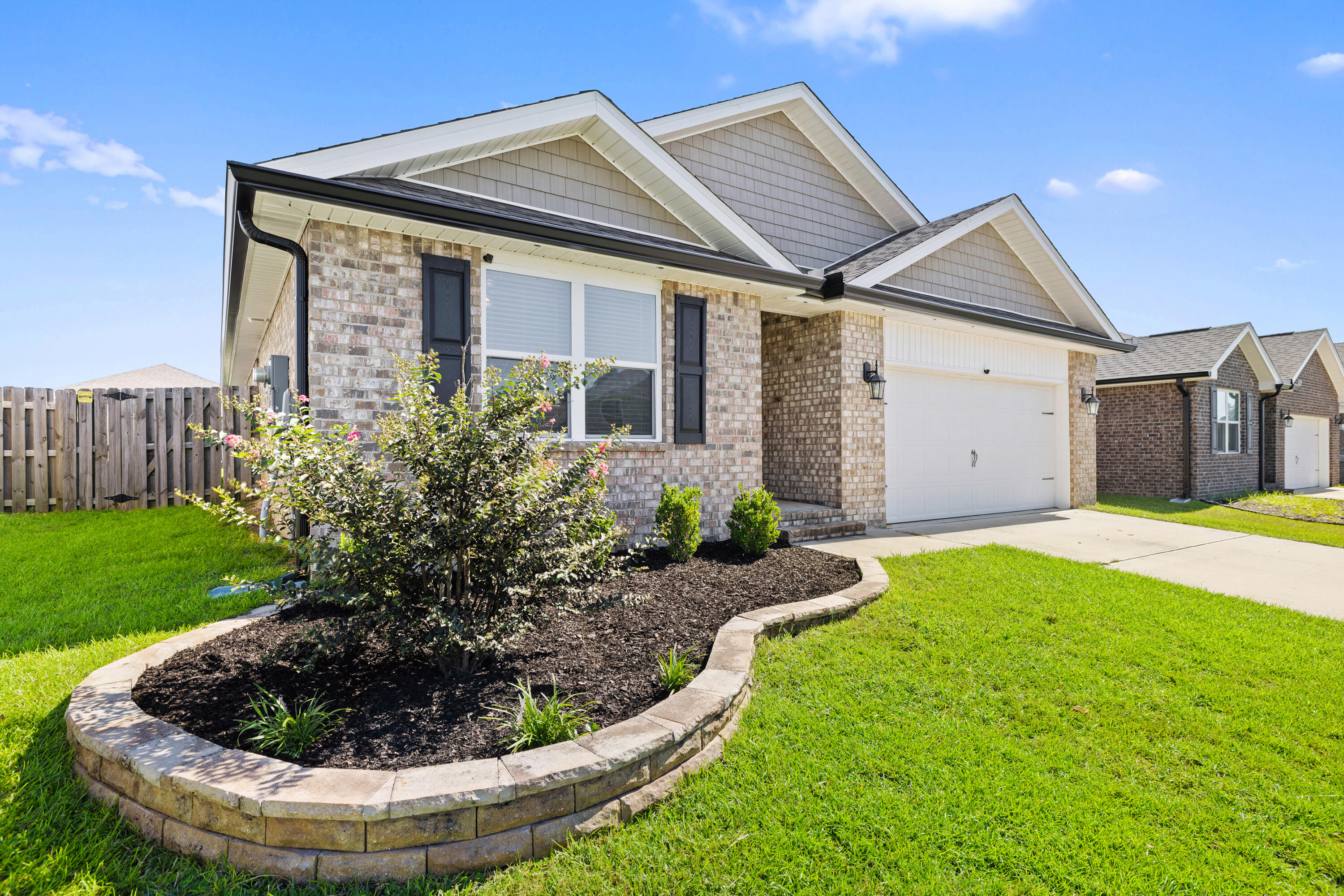 REDSTONE ESTATES - Residential Lease