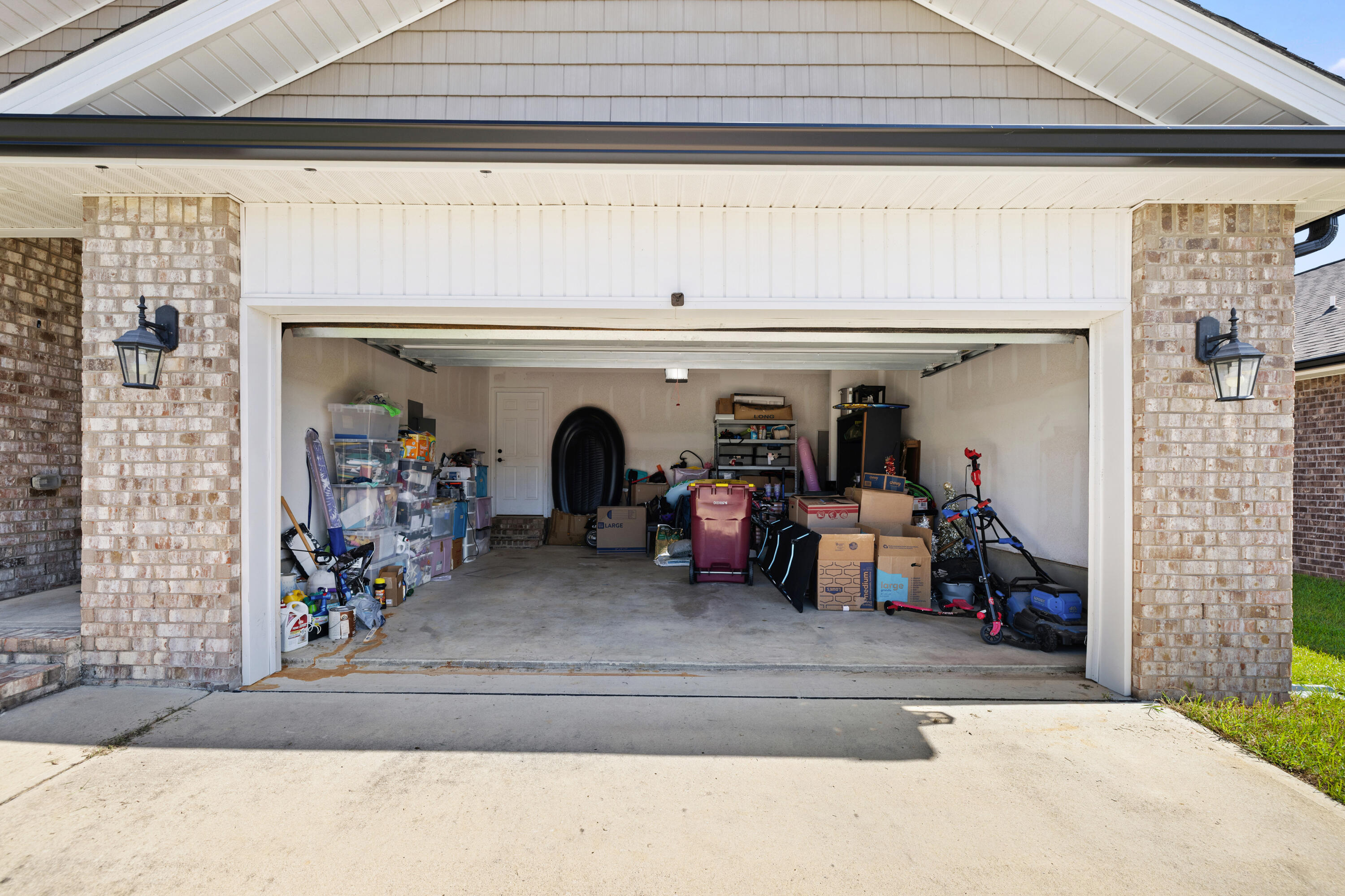 REDSTONE ESTATES - Residential Lease