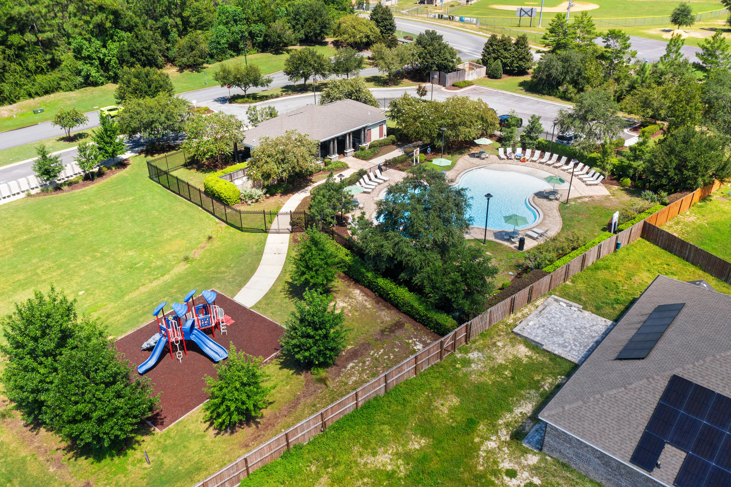 REDSTONE ESTATES - Residential Lease