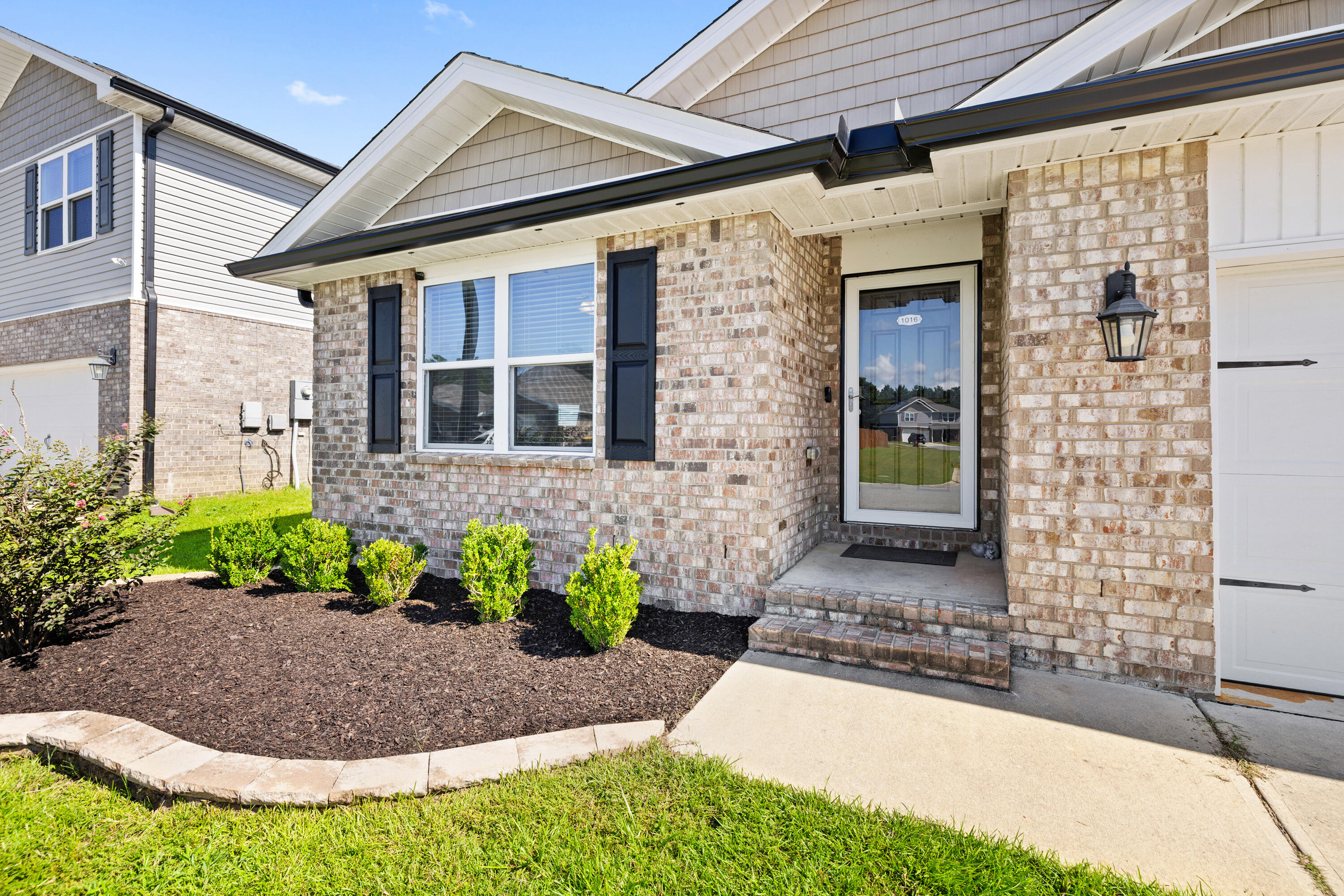 REDSTONE ESTATES - Residential Lease