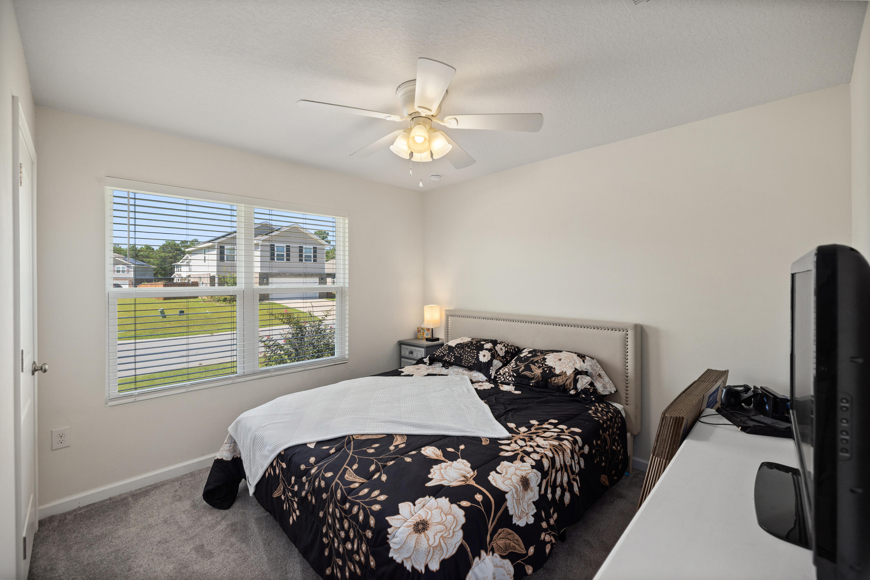 REDSTONE ESTATES - Residential Lease