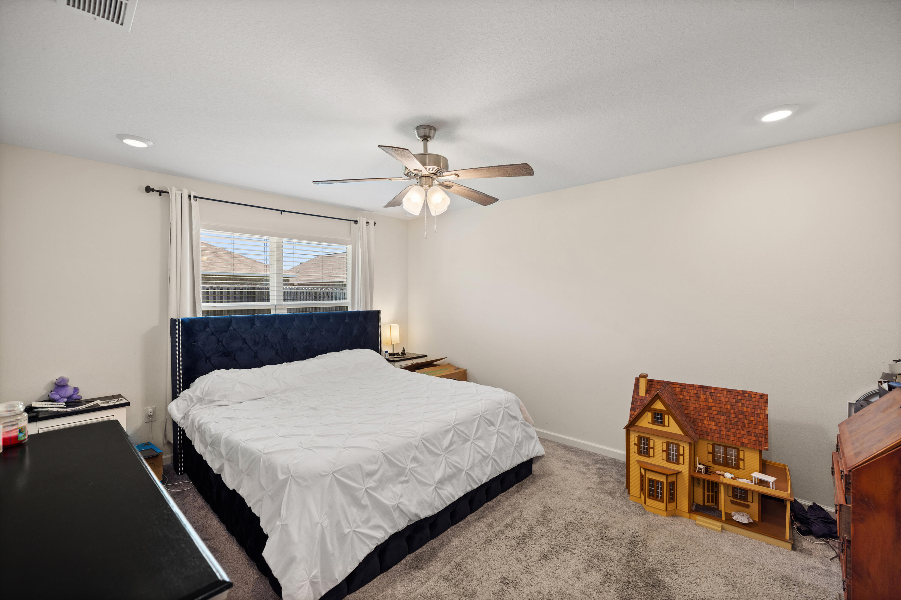 REDSTONE ESTATES - Residential Lease