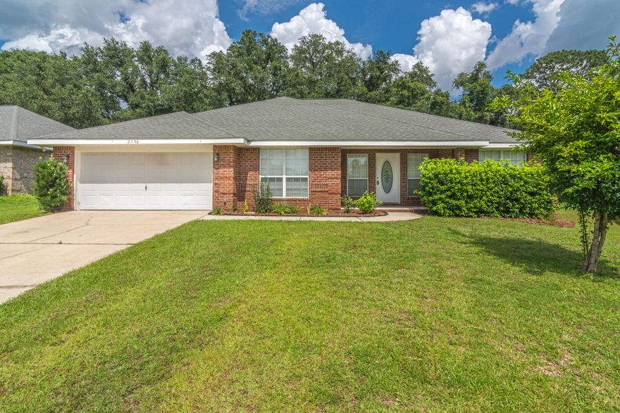 MOVE-IN READY!! Beautiful 4 bd/3 ba home situated on a 1/4 lot and located convenient to town in Lee Farms. The home features a spacious open floor plan and split bedroom design. Inviting entry leads to the large Great room w/ vaulted ceiling and plant ledge. Huge kitchen with lots of cabinet space, center island, breakfast bar and huge pantry. Formal dining room and casual breakfast room flank either side of this great kitchen space.  Nice Master Suite w/ access to the covered rear porch. Master bathroom has dual vanity, separate shower, garden tub and large walk-in closet. Covered front and rear porches. Great backyard w/ privacy fence! Buyer to verify all areas of importance.