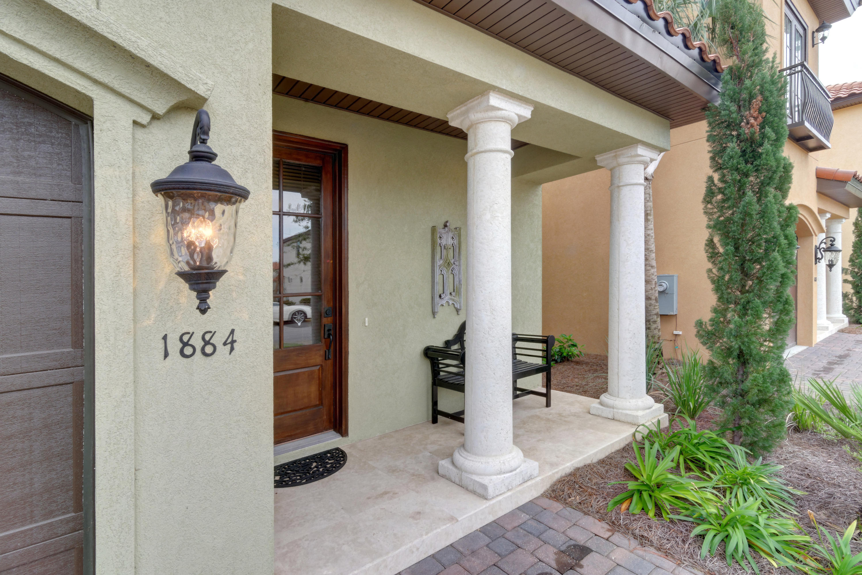 VILLA LAGO - Residential