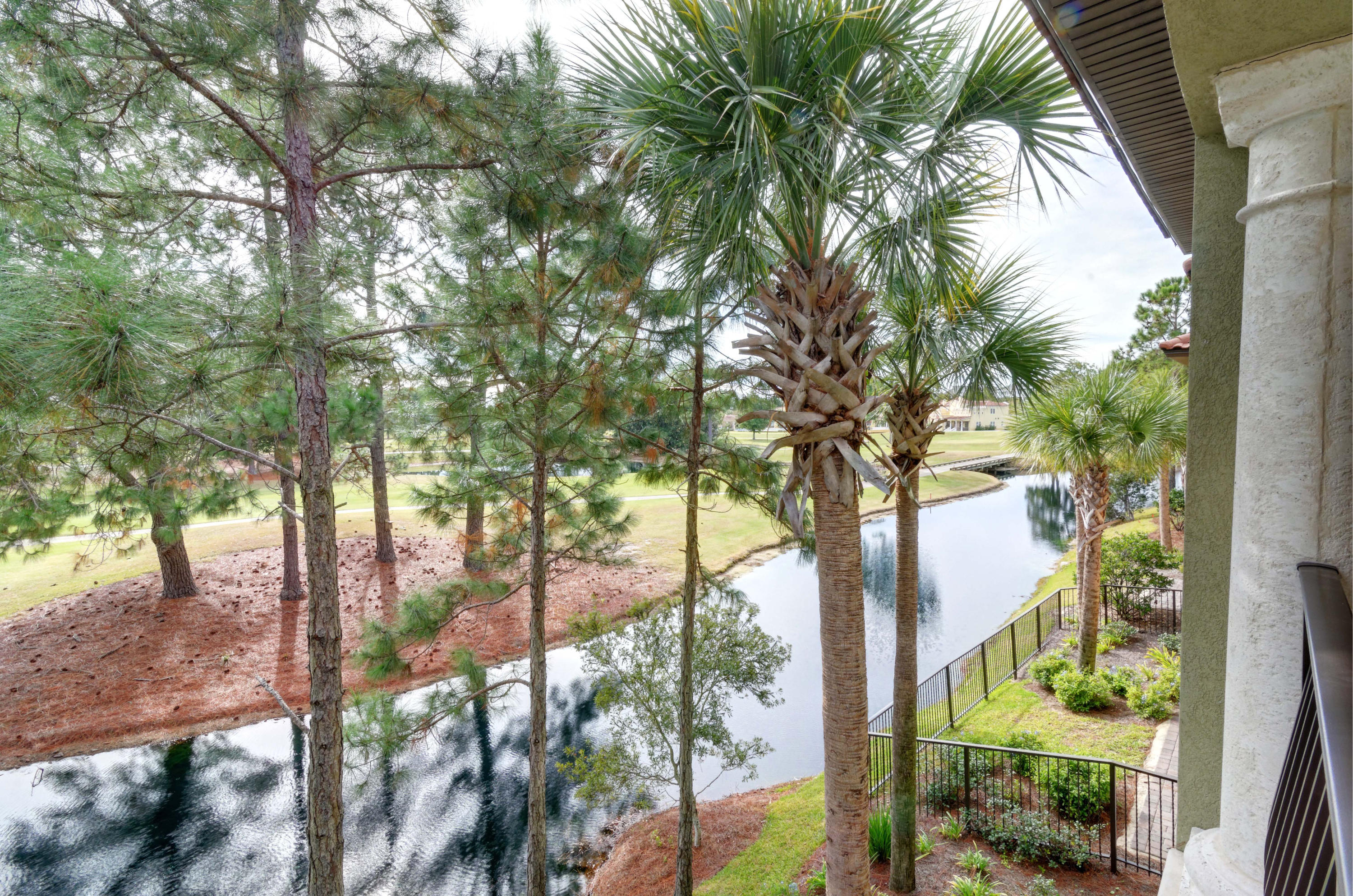 VILLA LAGO - Residential