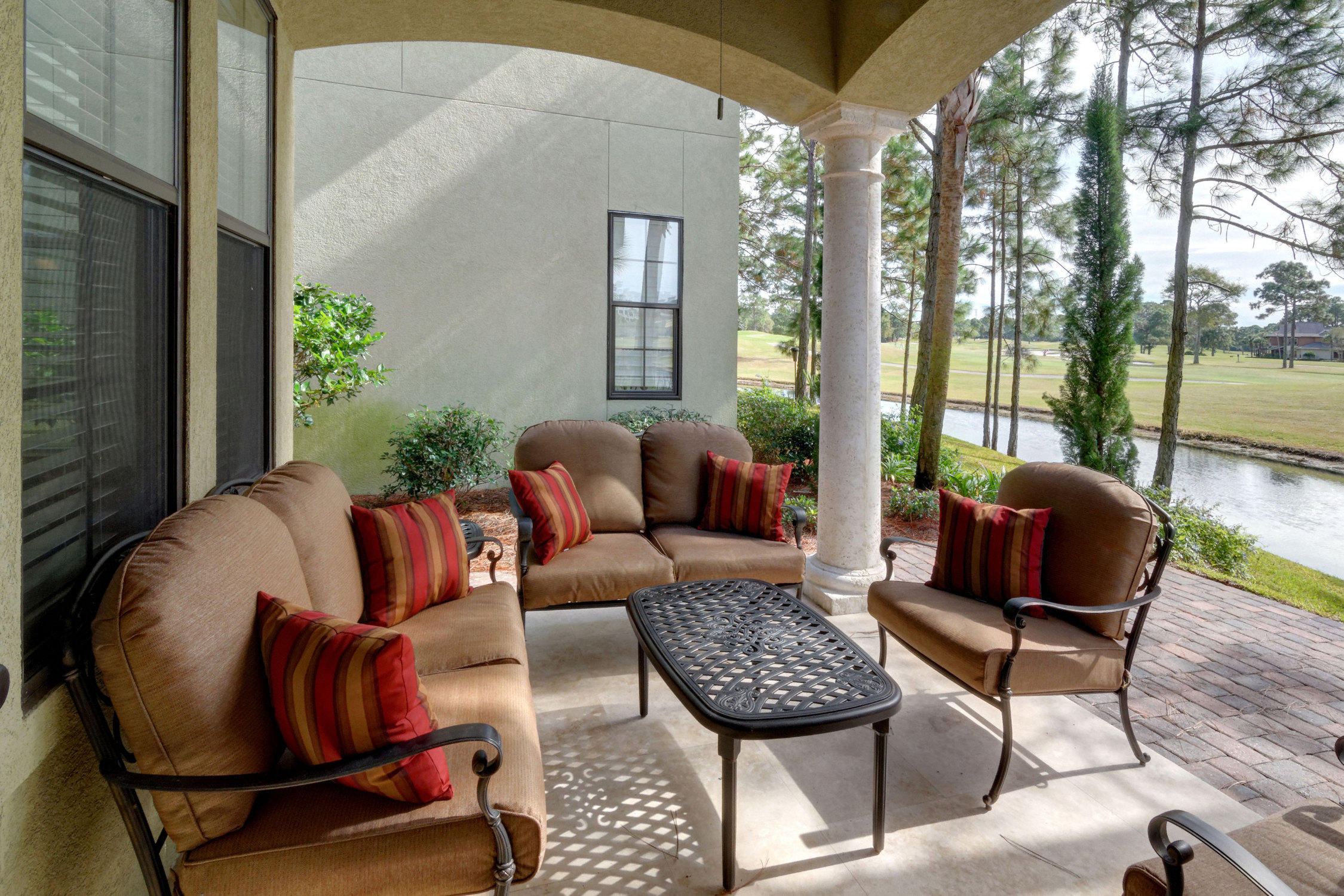 VILLA LAGO - Residential