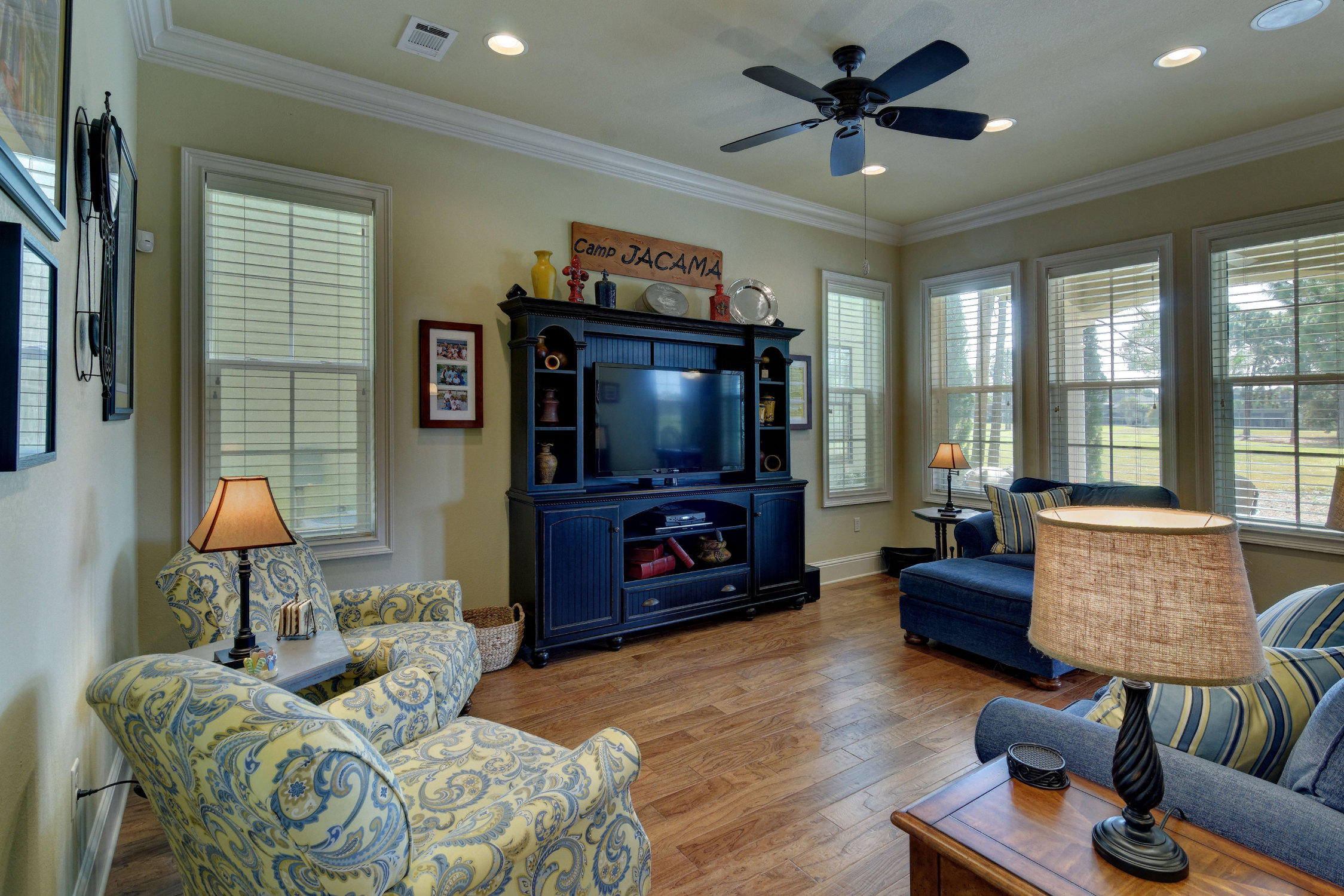 VILLA LAGO - Residential