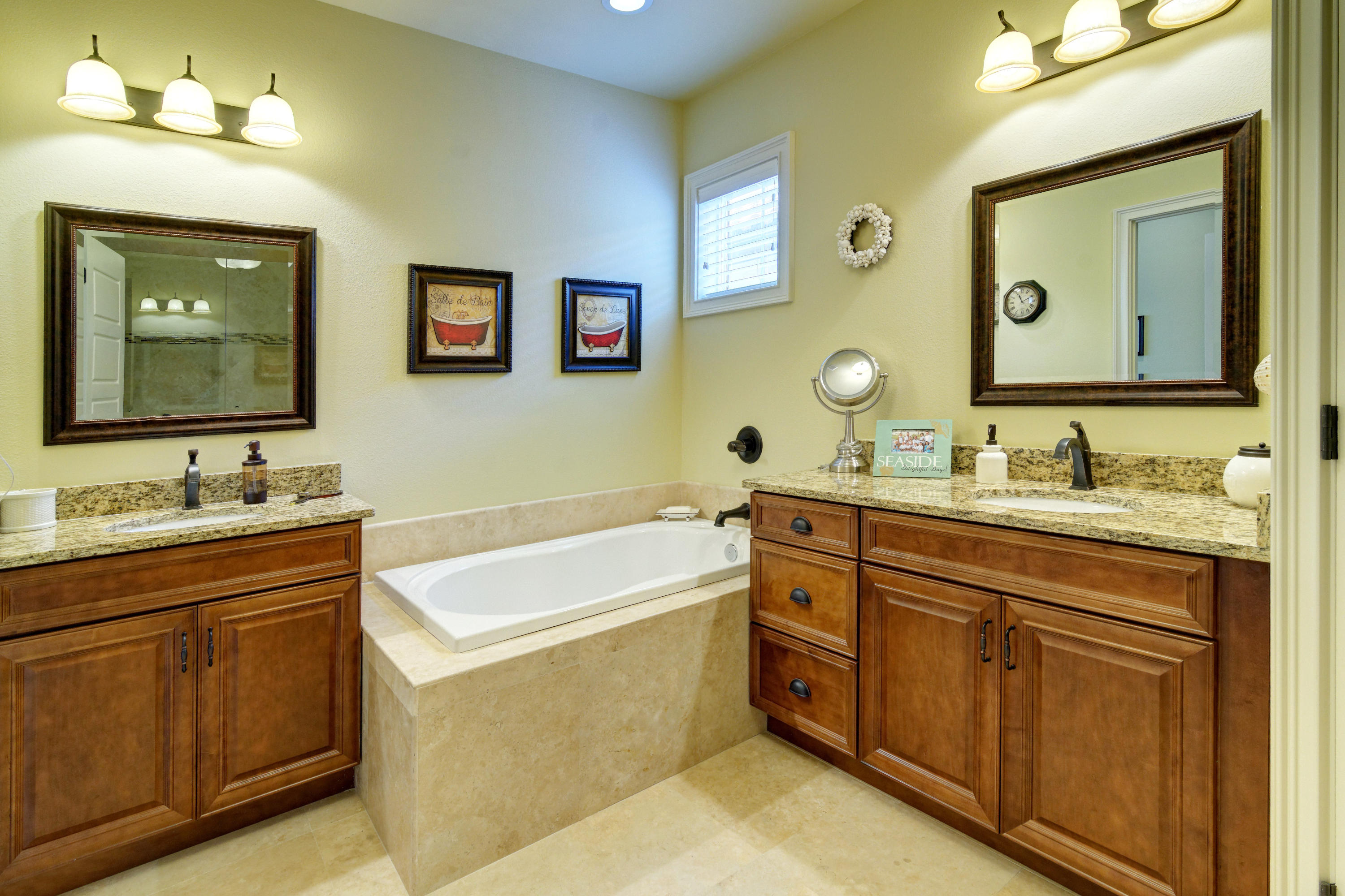 VILLA LAGO - Residential