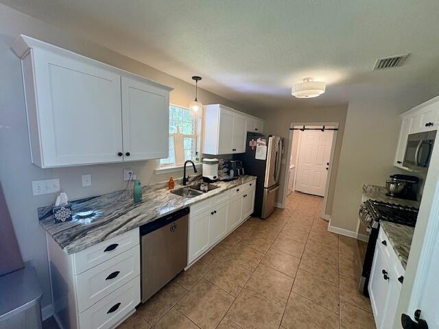 WILDWOOD ESTATES - Residential Lease