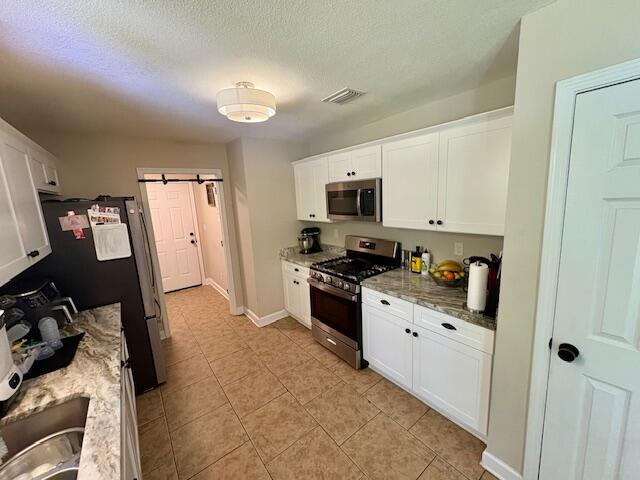 WILDWOOD ESTATES - Residential Lease