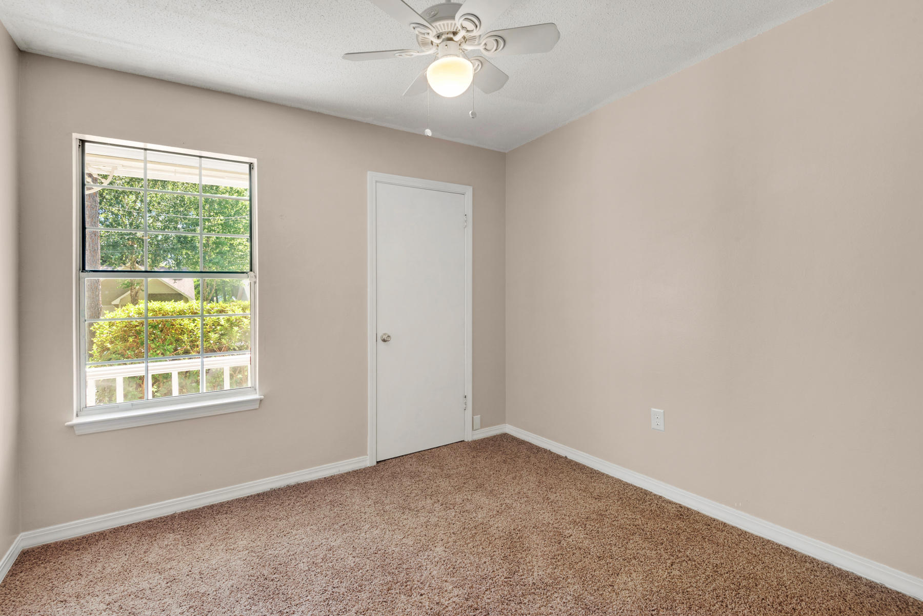 VALPARAISO PINECREST - Residential