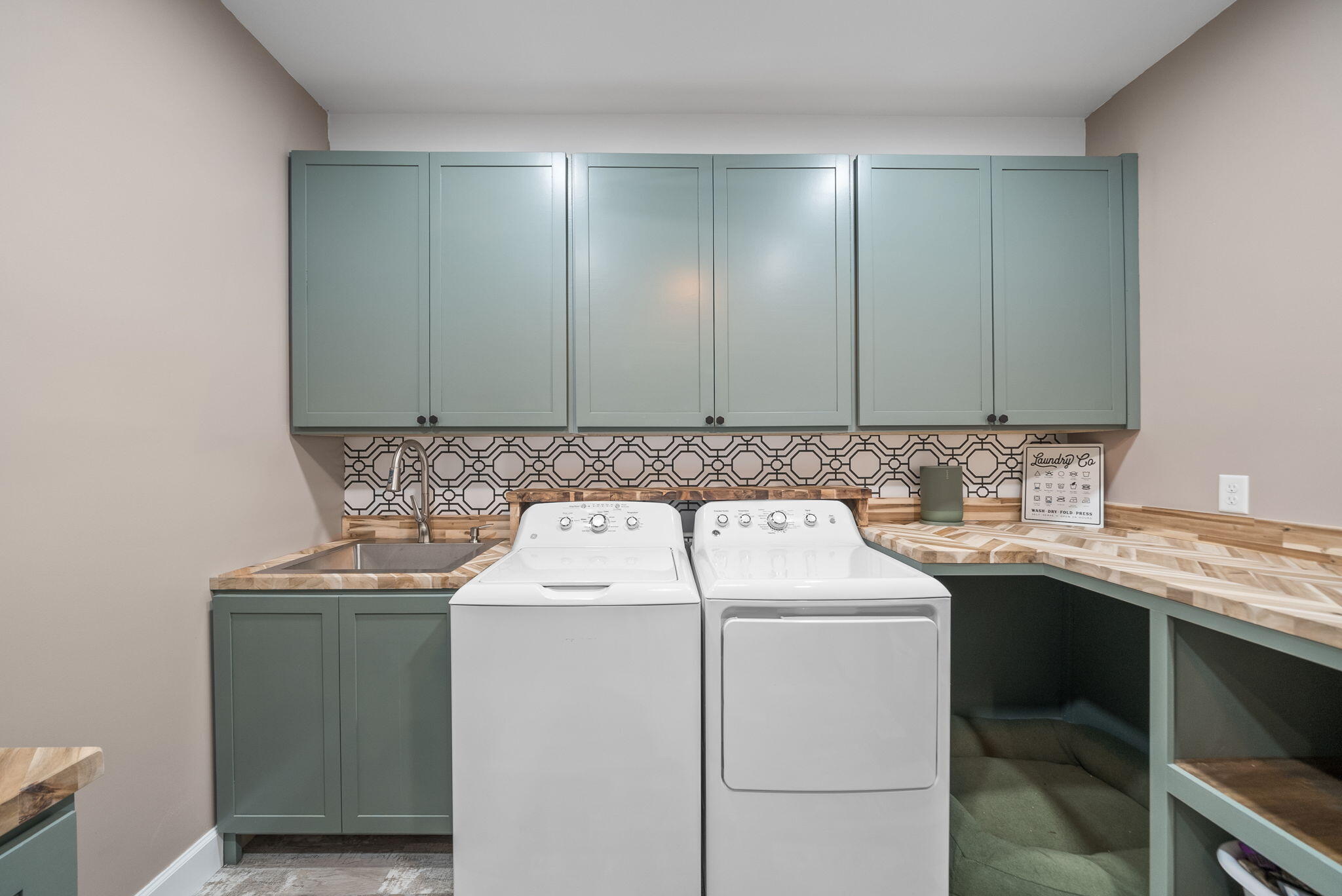 NO RECORDED SUBDIVISION - Residential